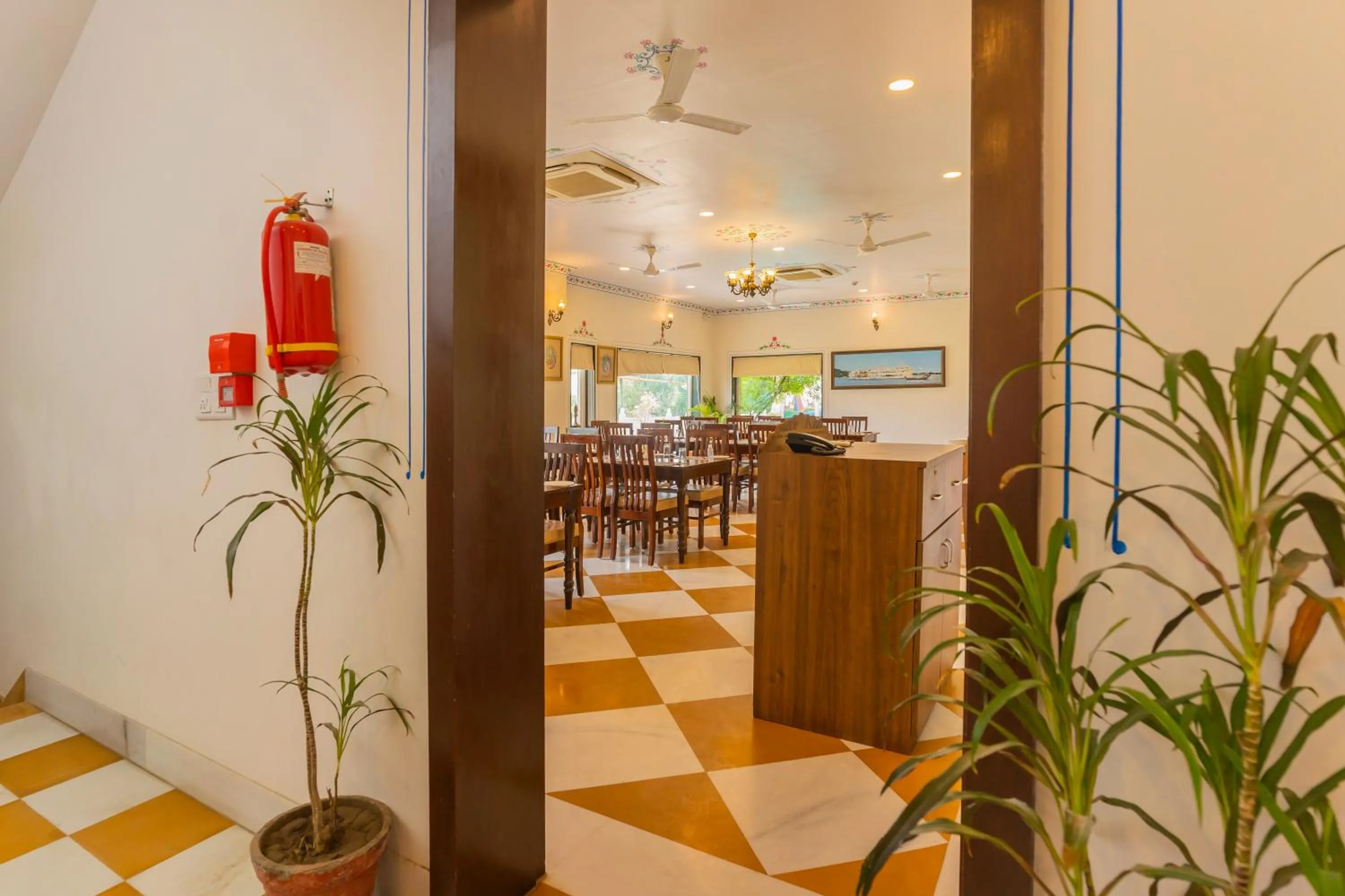 Restaurant/places to eat in Vasant Vilas