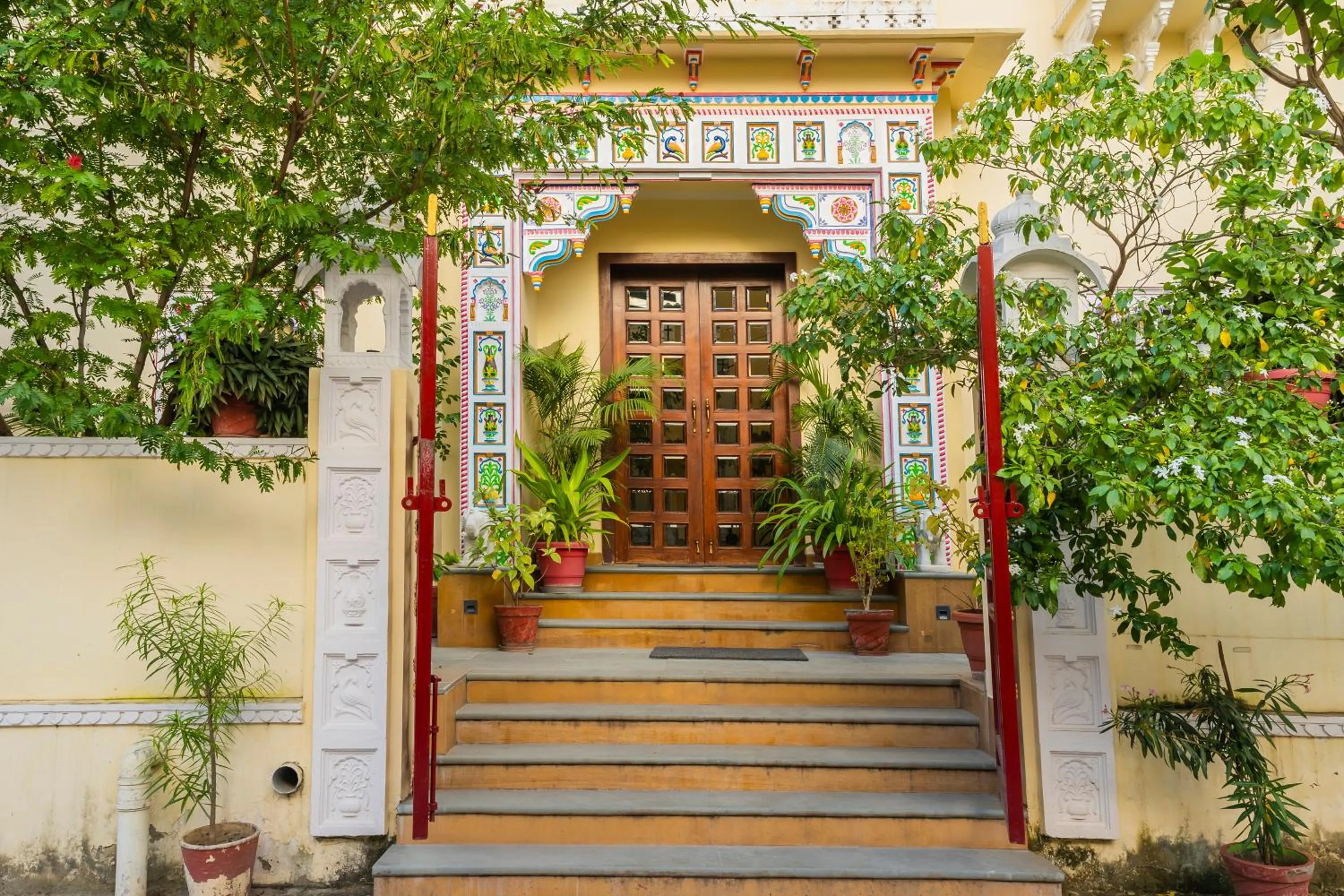 Facade/entrance in Vasant Vilas
