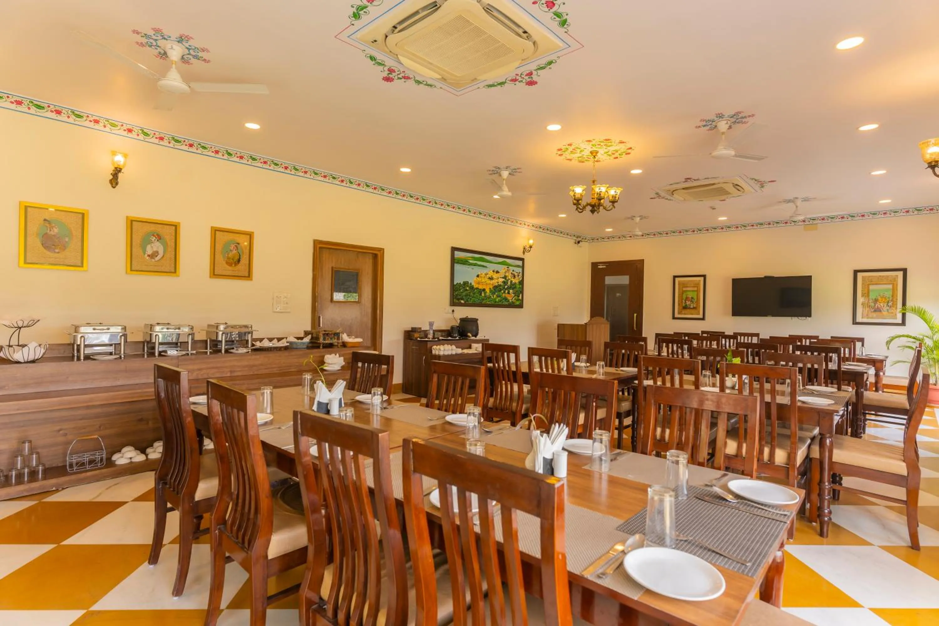 Restaurant/places to eat in Vasant Vilas