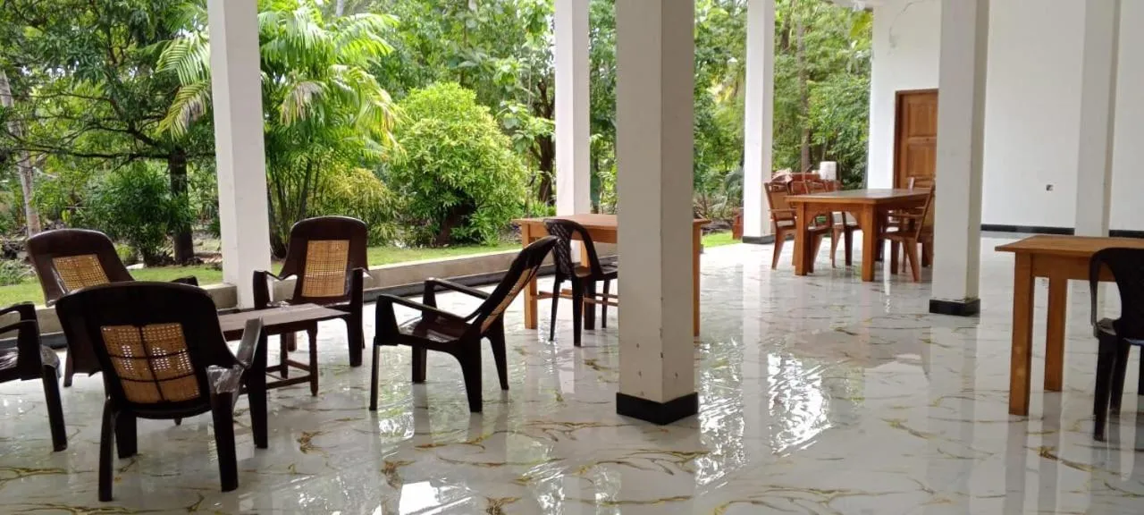 Restaurant/places to eat in Deer Garden Guest