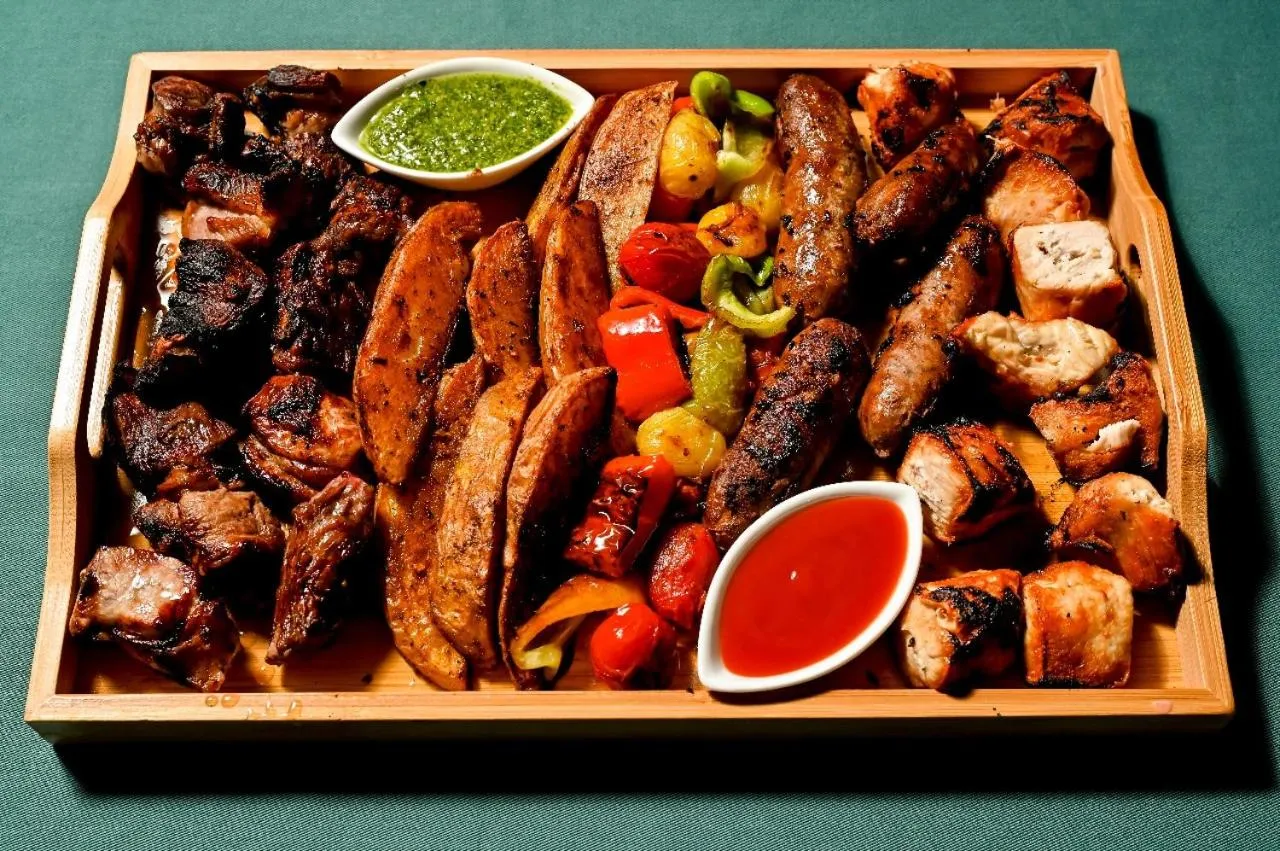 Restaurant/places to eat in Hill Hotel