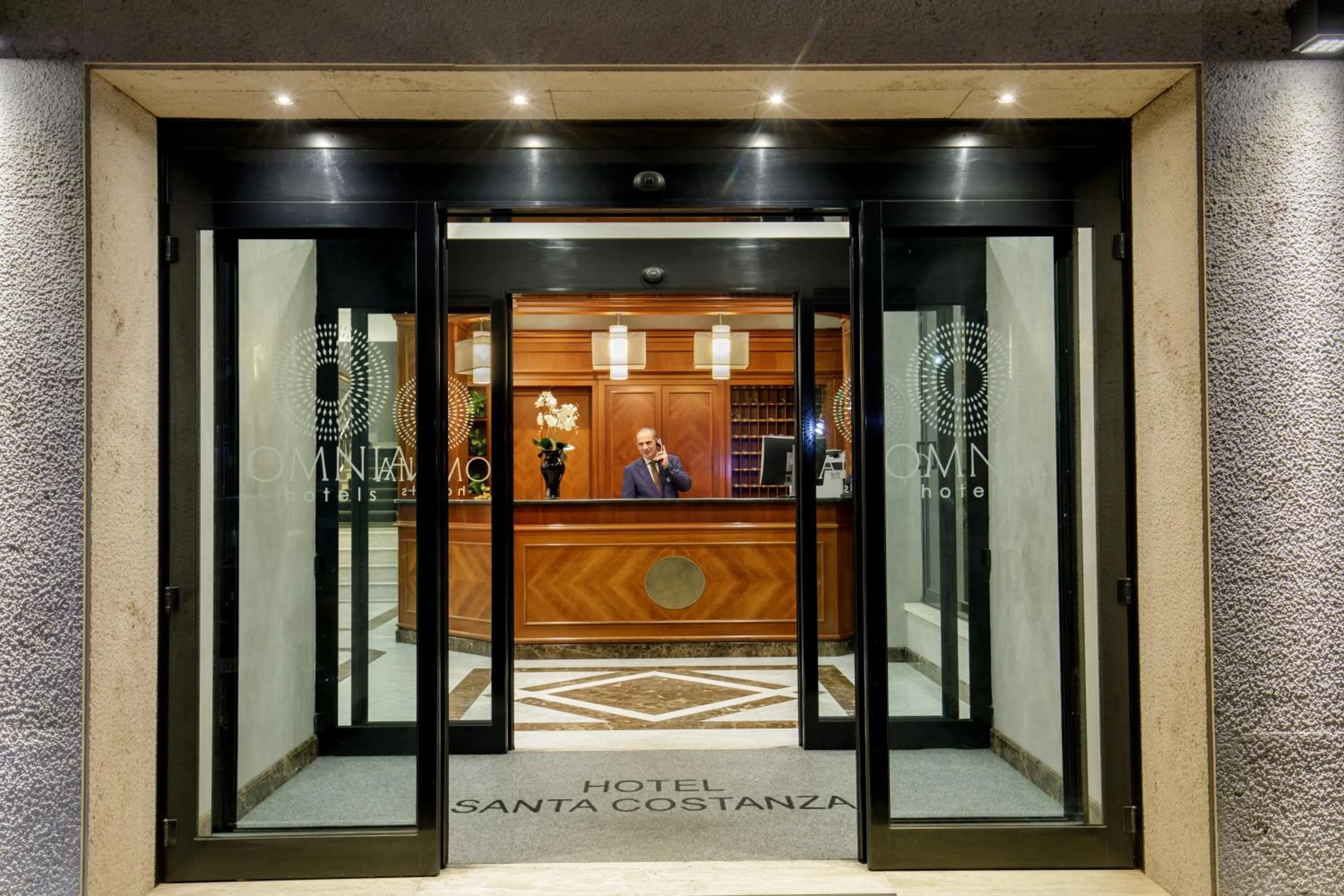 Lobby or reception in Hotel Santa Costanza by OMNIA hotels