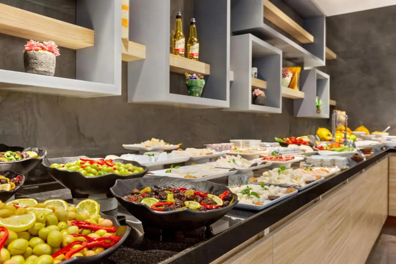 Restaurant/places to eat in Ramada by Wyndham Adiyaman