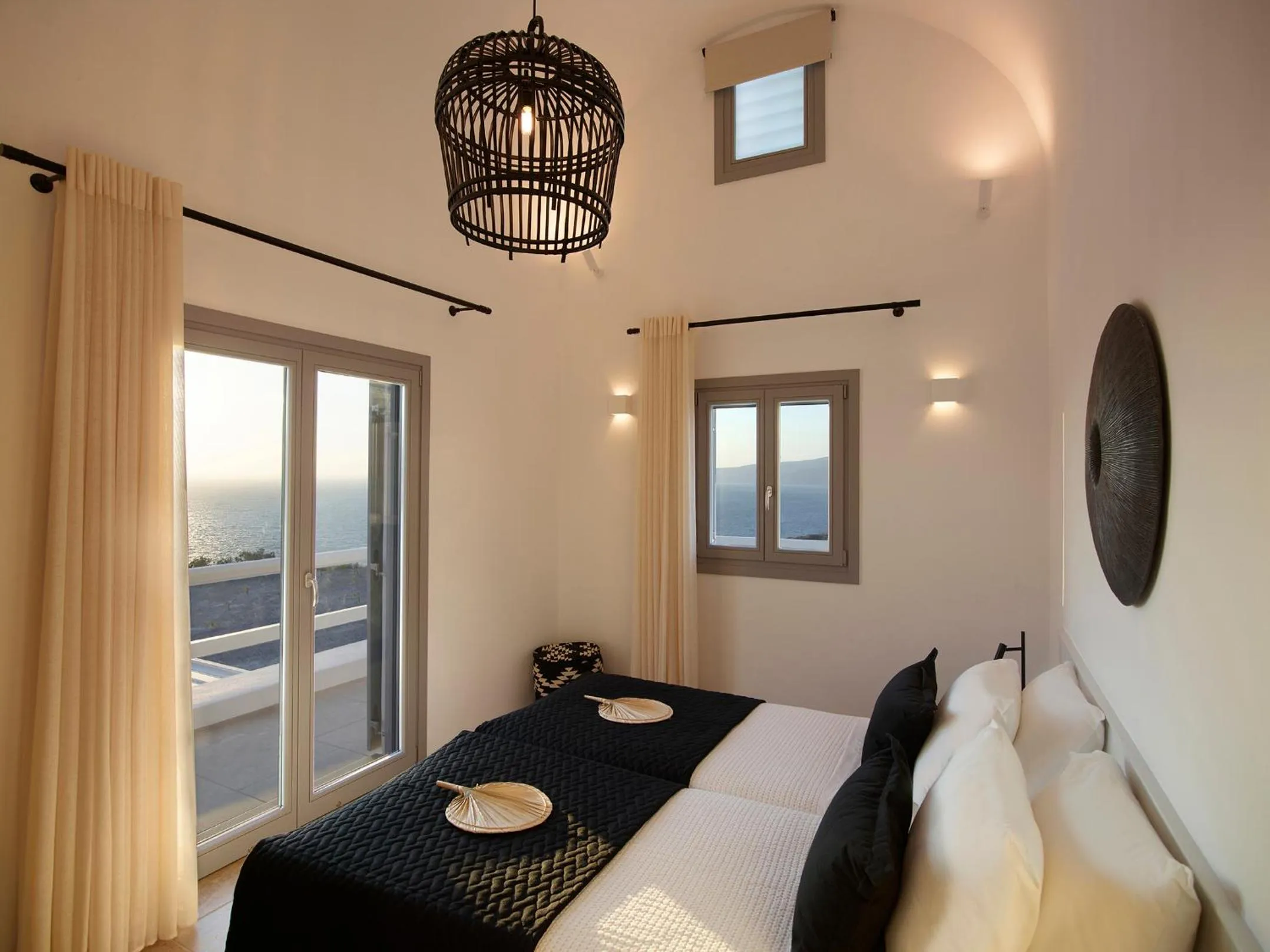 Bed in Absolute Paradise Santorini