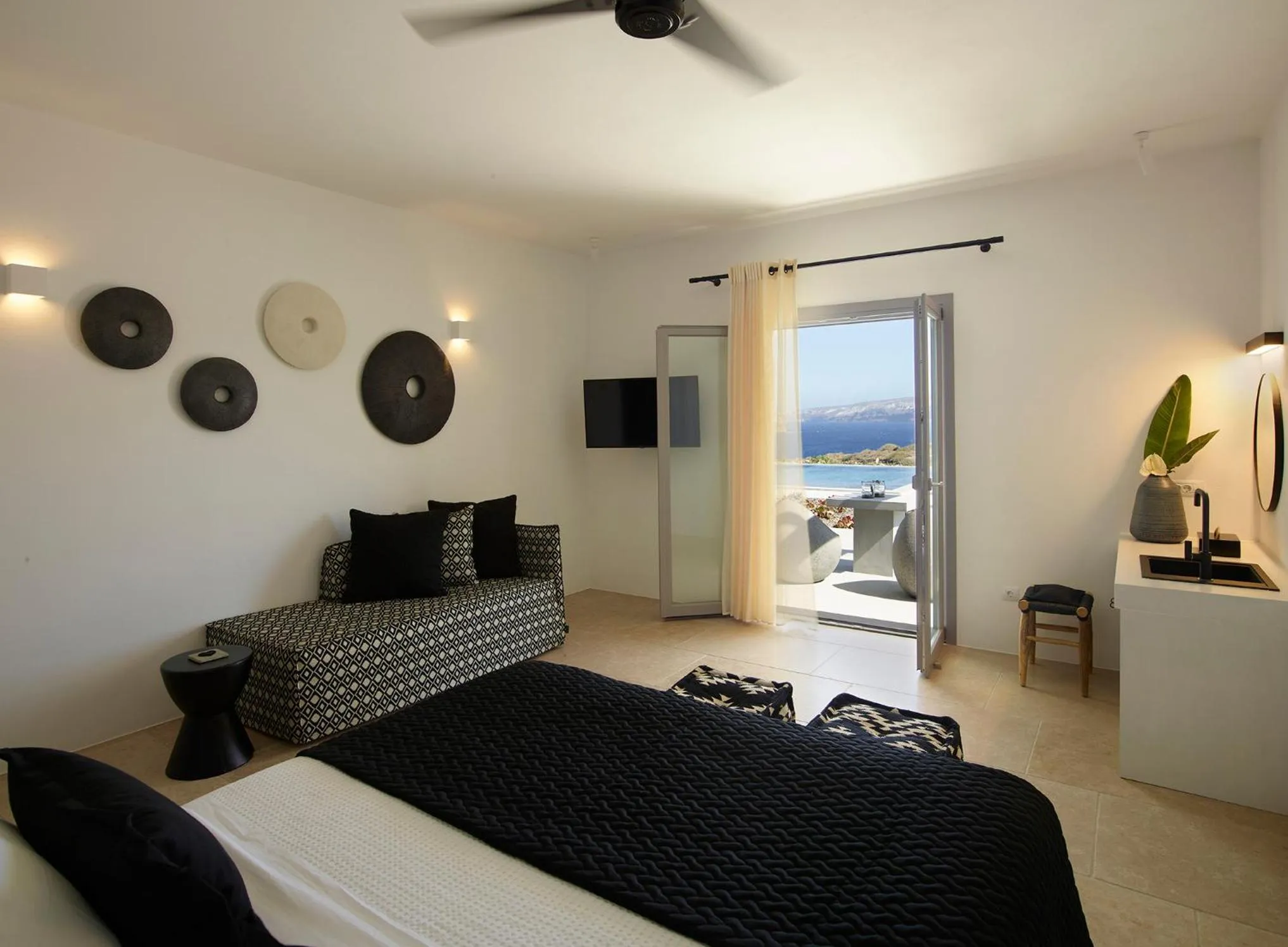 Bed in Absolute Paradise Santorini