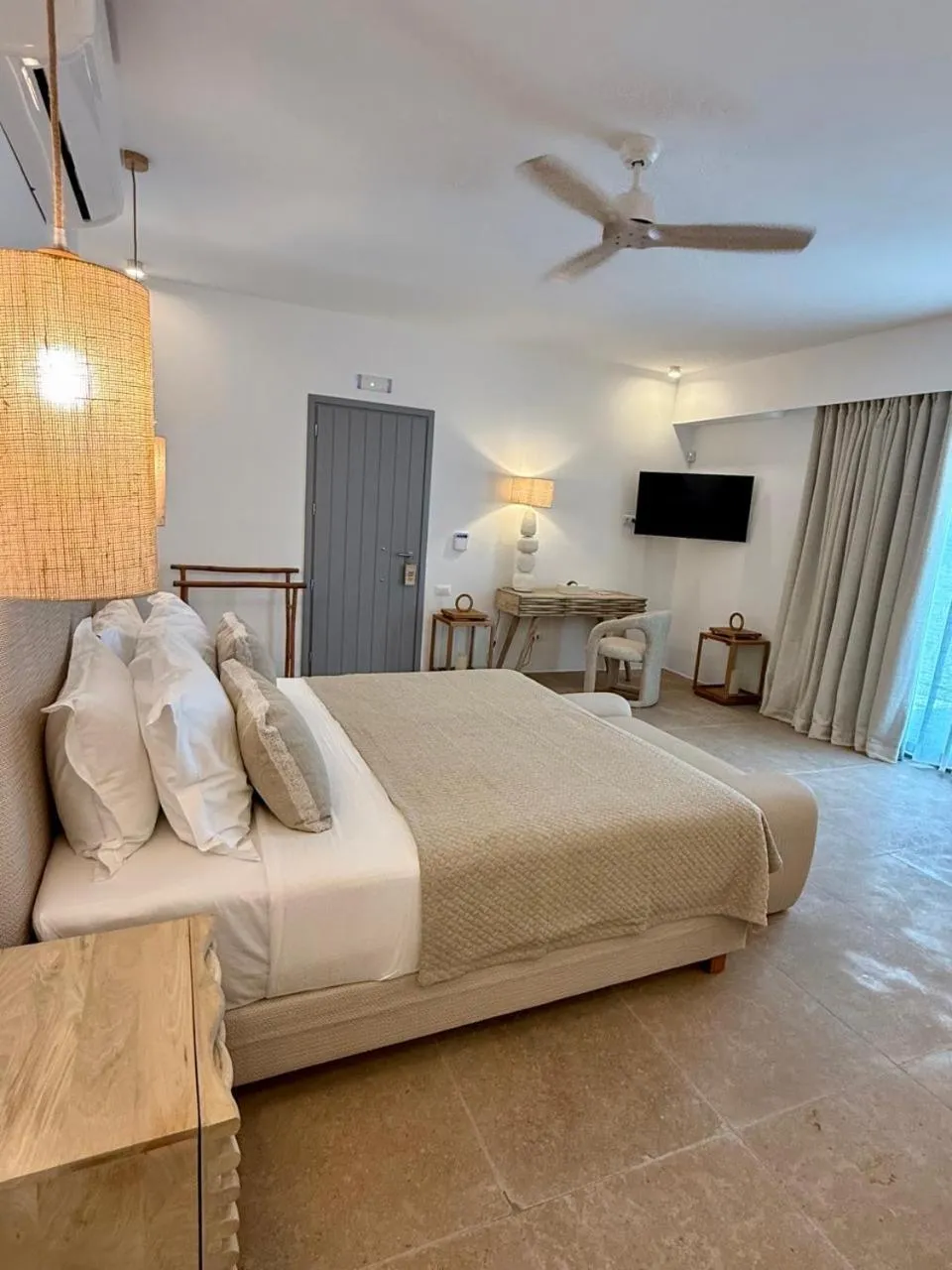 Bed in Absolute Paradise Santorini