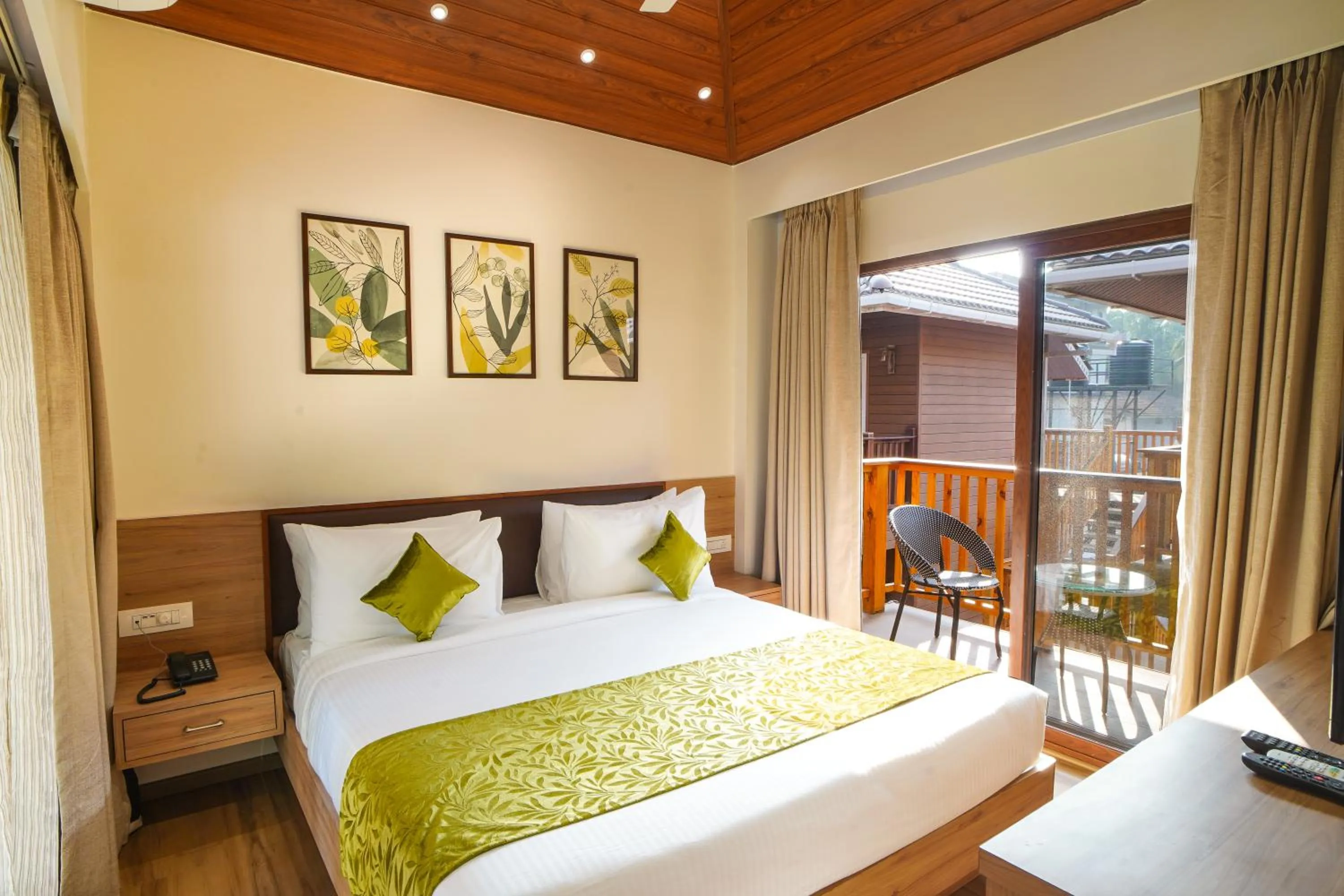 Bed in TreeHouse MARS Beach Cottages