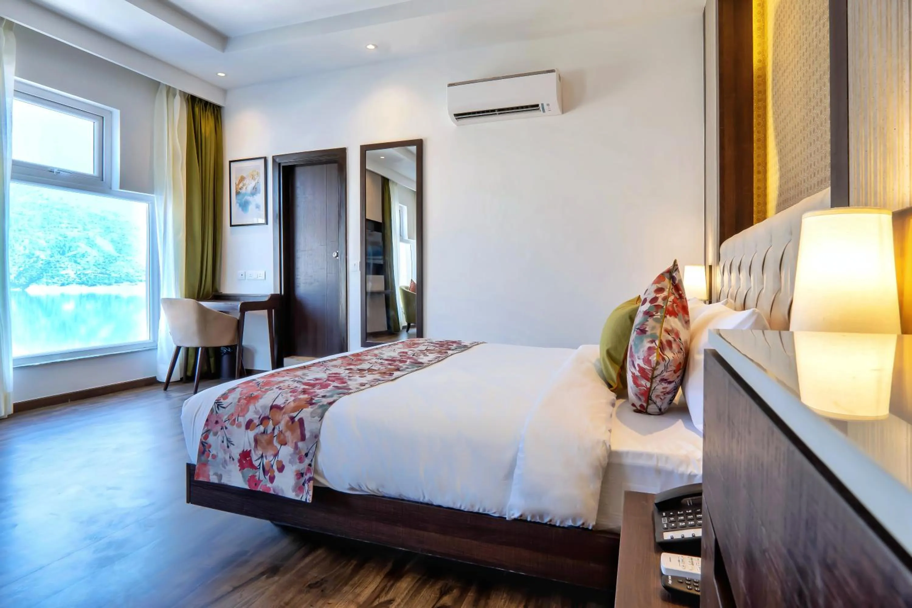 Bed in Hotel Le ROI Lake View Koti