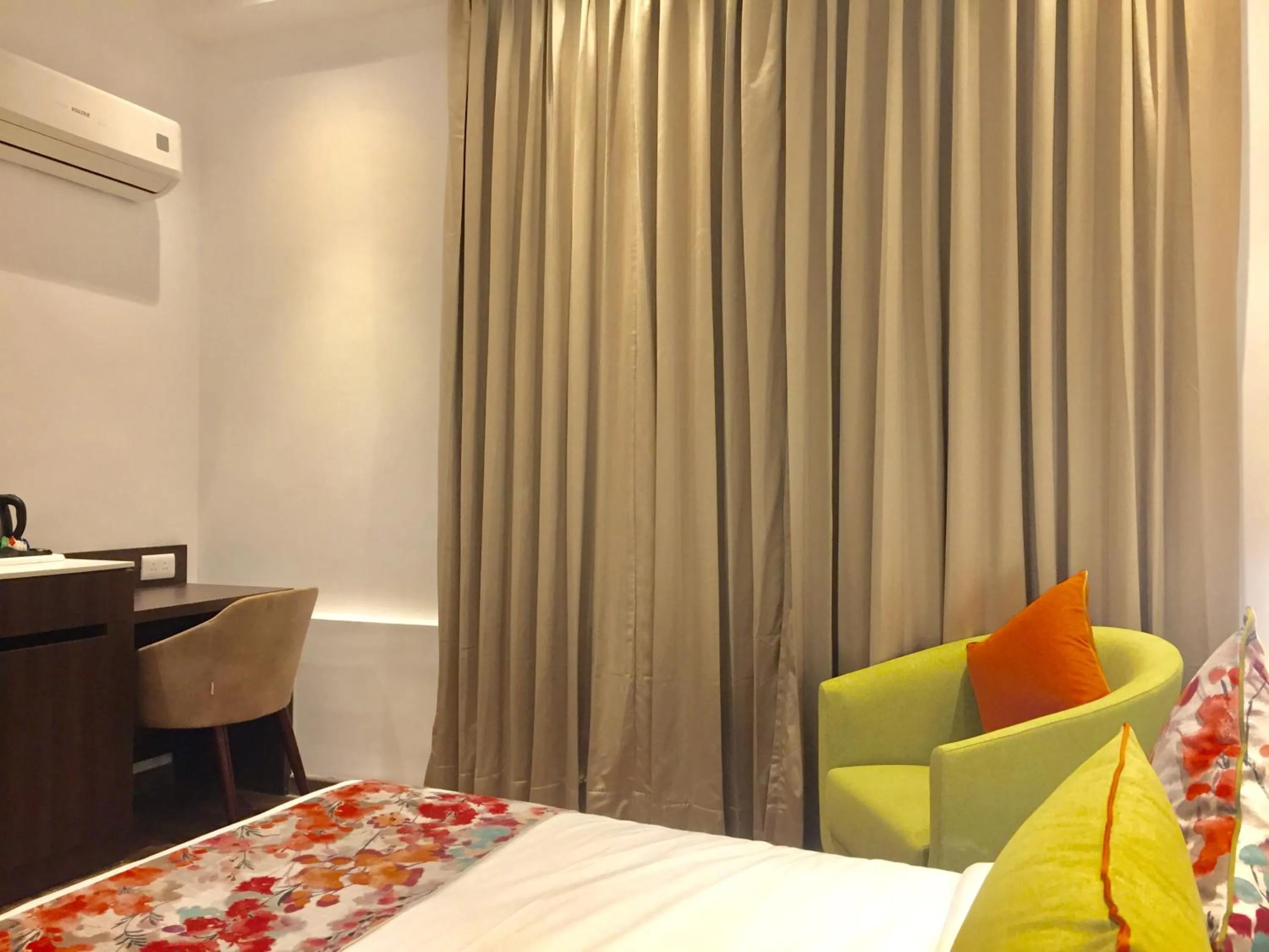 Bed in Hotel Le ROI Lake View Koti