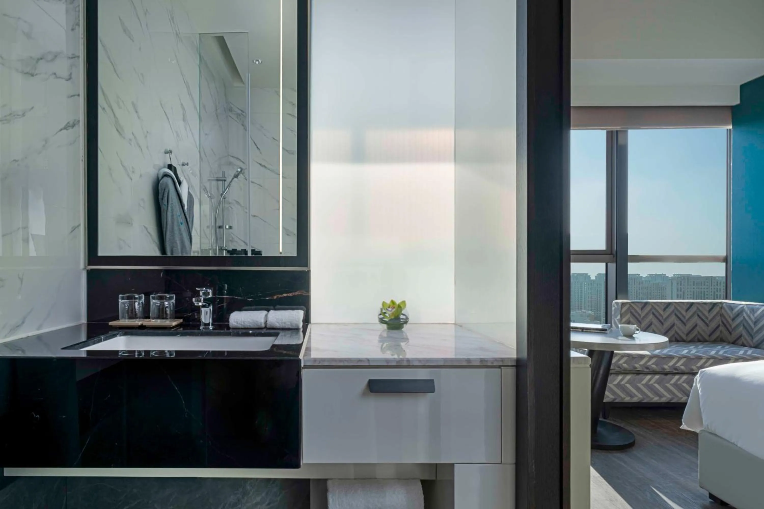 Photo of the whole room, Bed in Hyatt Centric Lakeside Ningbo