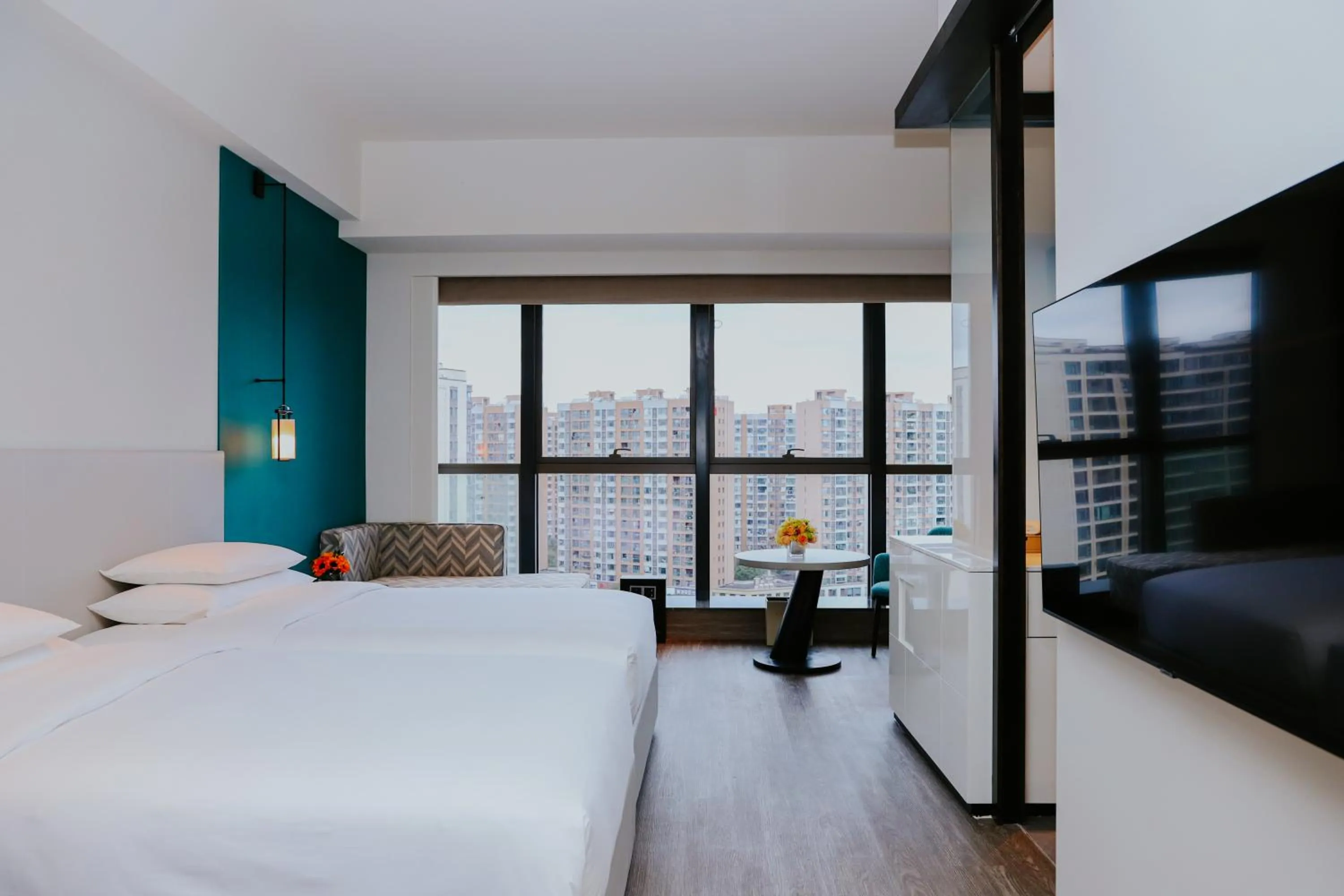Photo of the whole room, Bed in Hyatt Centric Lakeside Ningbo