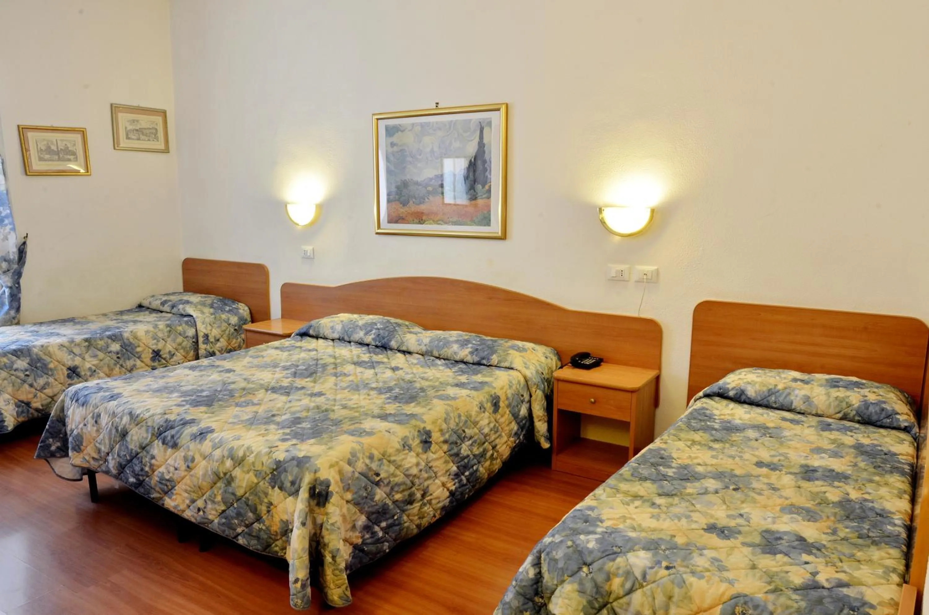Photo of the whole room, Bed in Hotel Tirreno