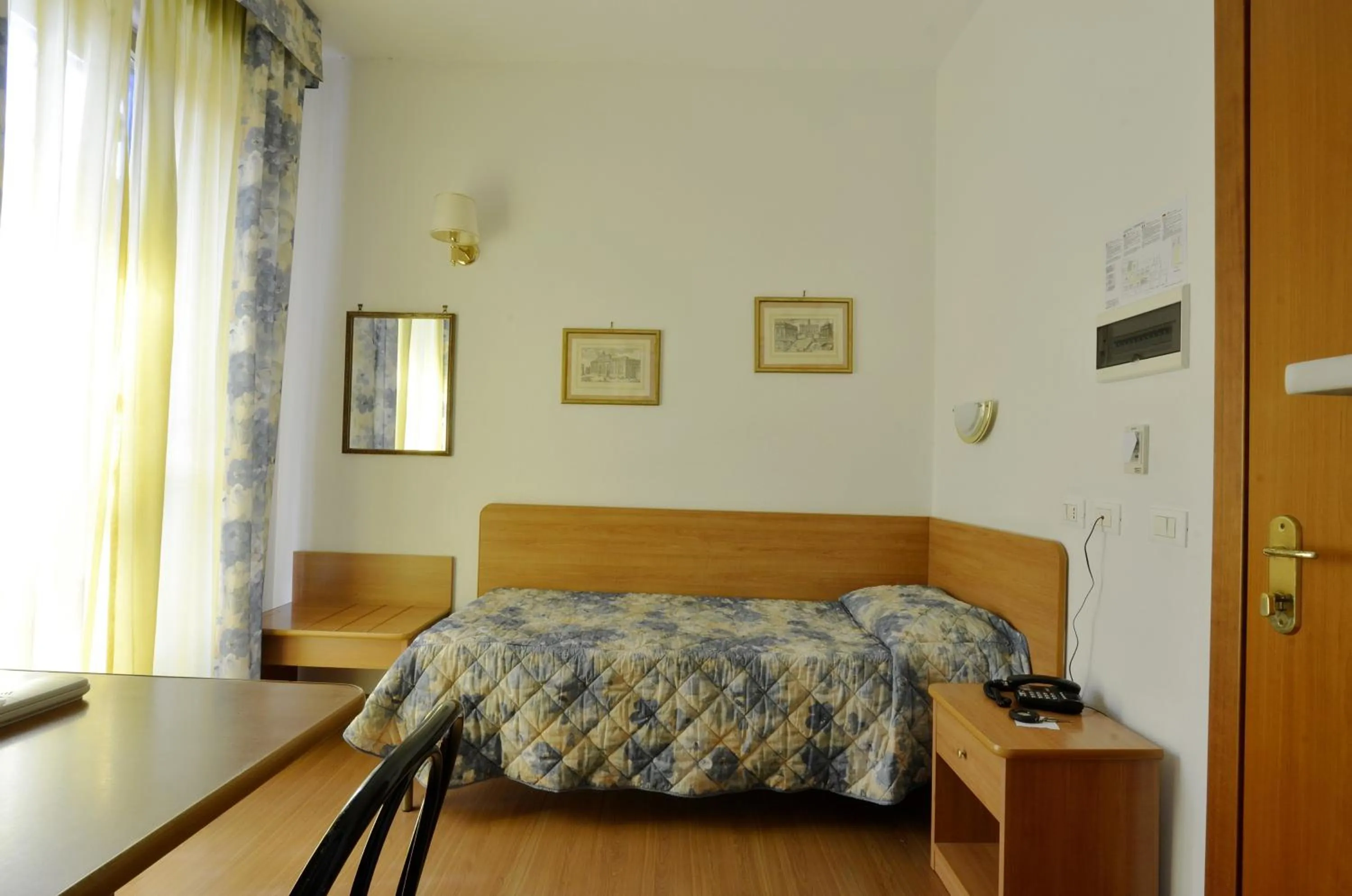 Bedroom, Bed in Hotel Tirreno