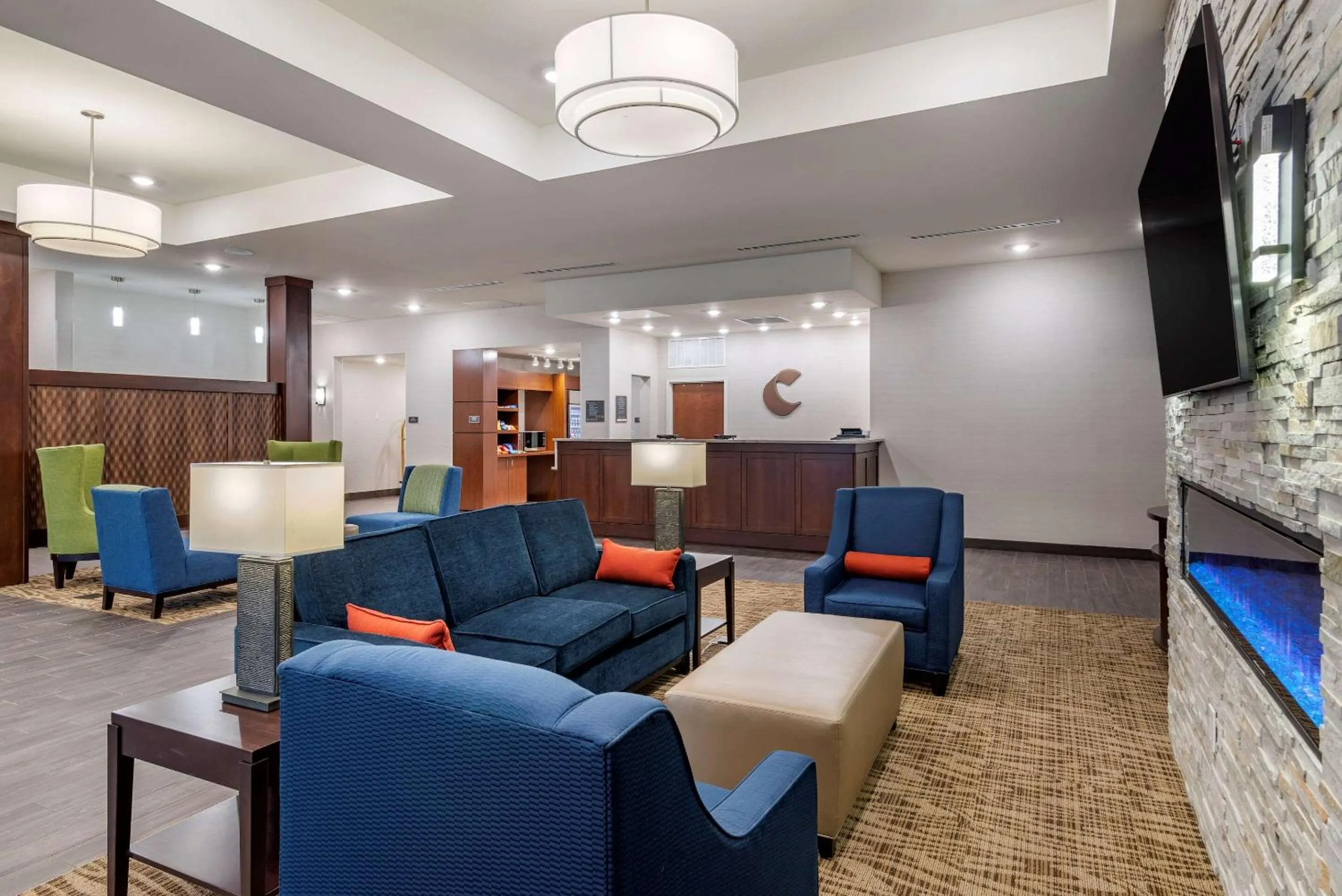 Lobby or reception in Comfort Suites Newnan