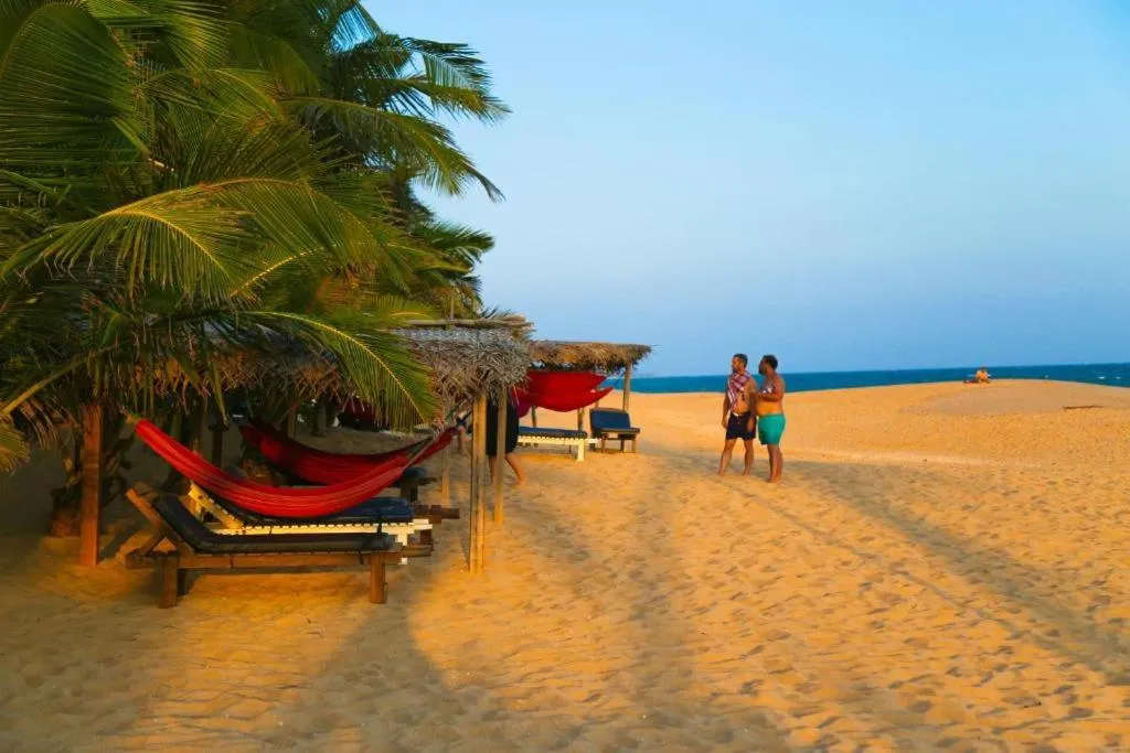Beach in Marakolliya Beach Resort
