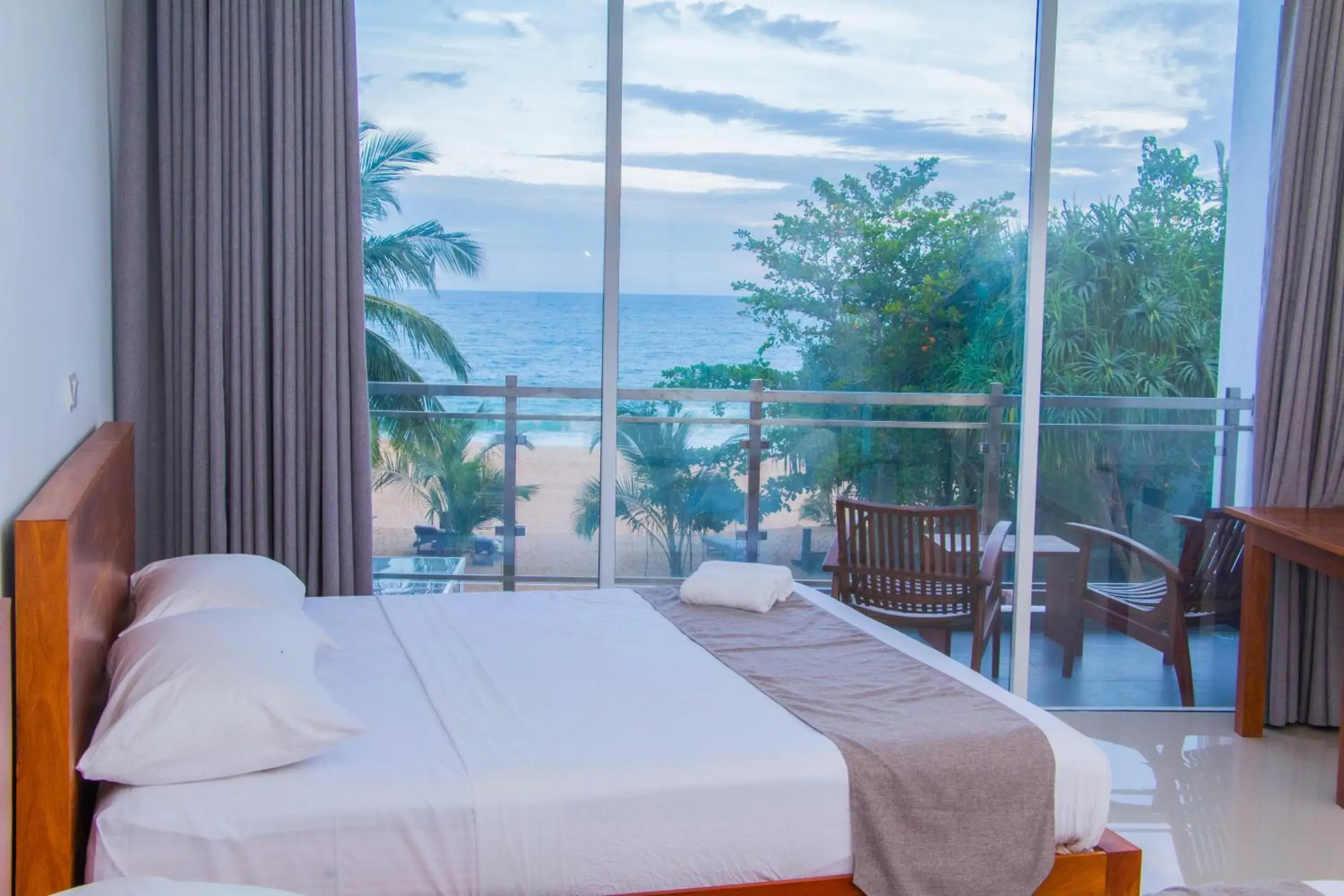 Deluxe Double Room with Sea View - single occupancy in Marakolliya Beach Resort Deluxe Double Room with Sea View - single occupancy in Marakolliya Beach Resort