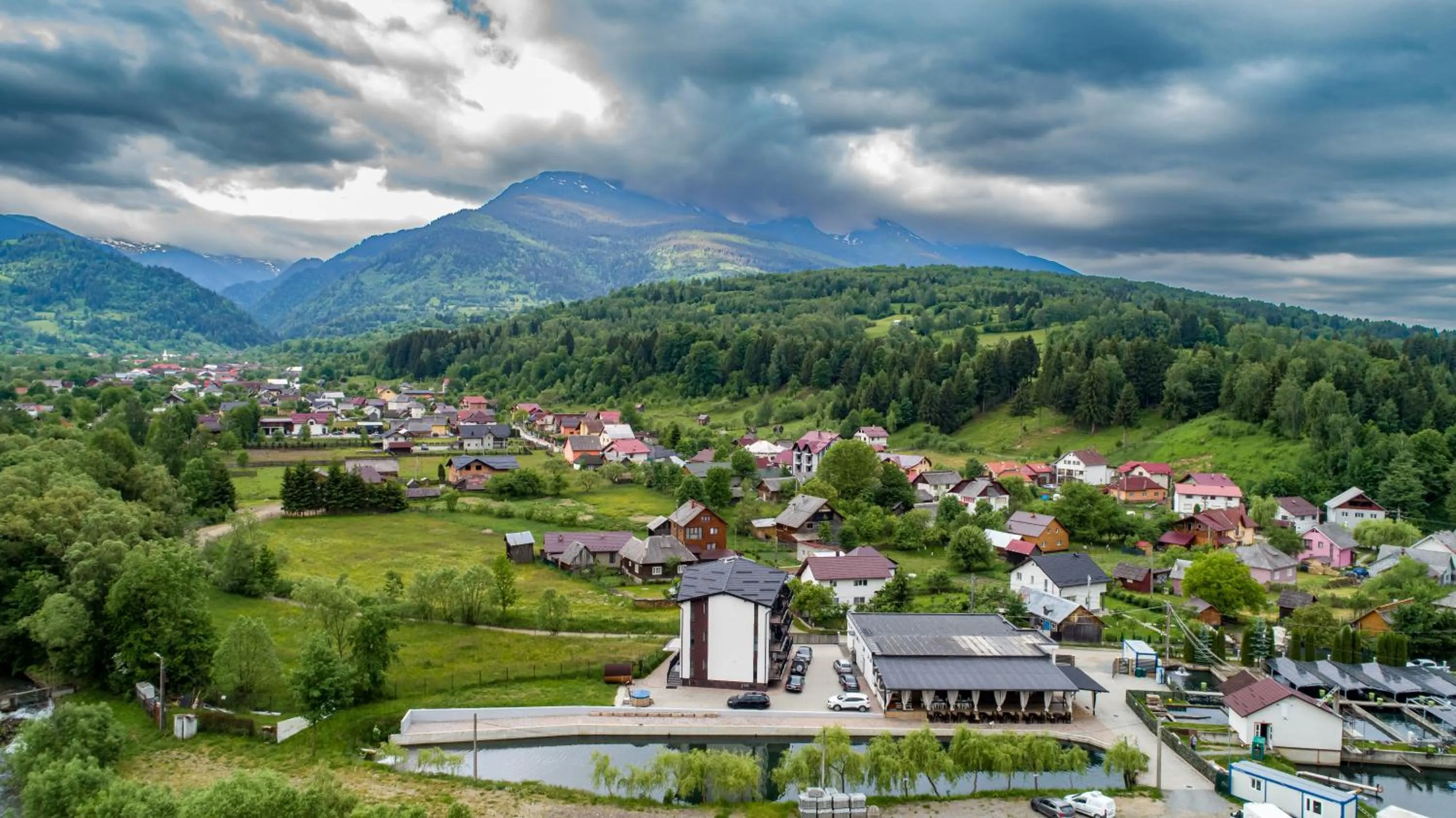 Property building in Complex Pescăresc Gura Repezii Borșa