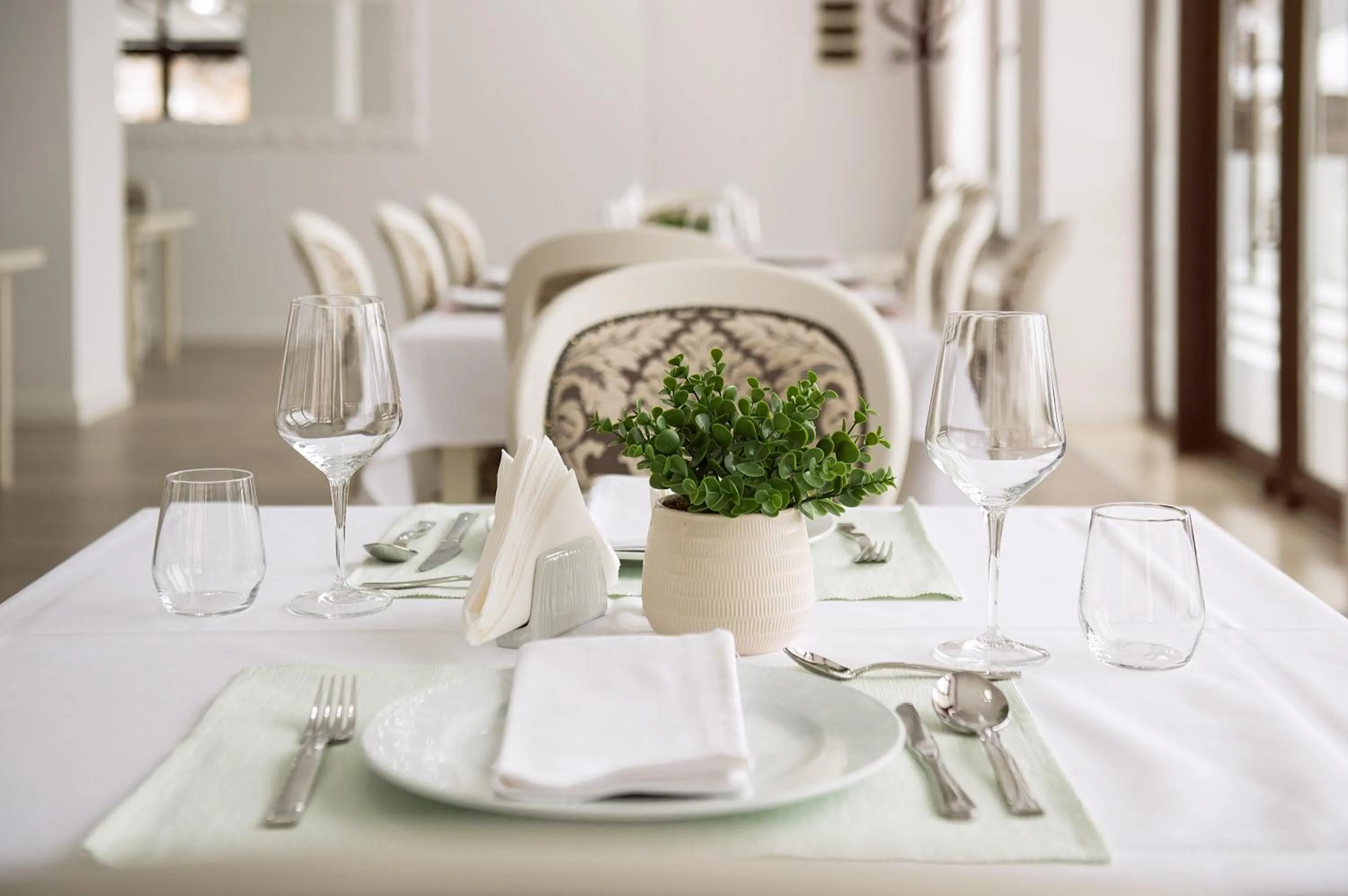 Restaurant/places to eat in Complex Pescăresc Gura Repezii Borșa