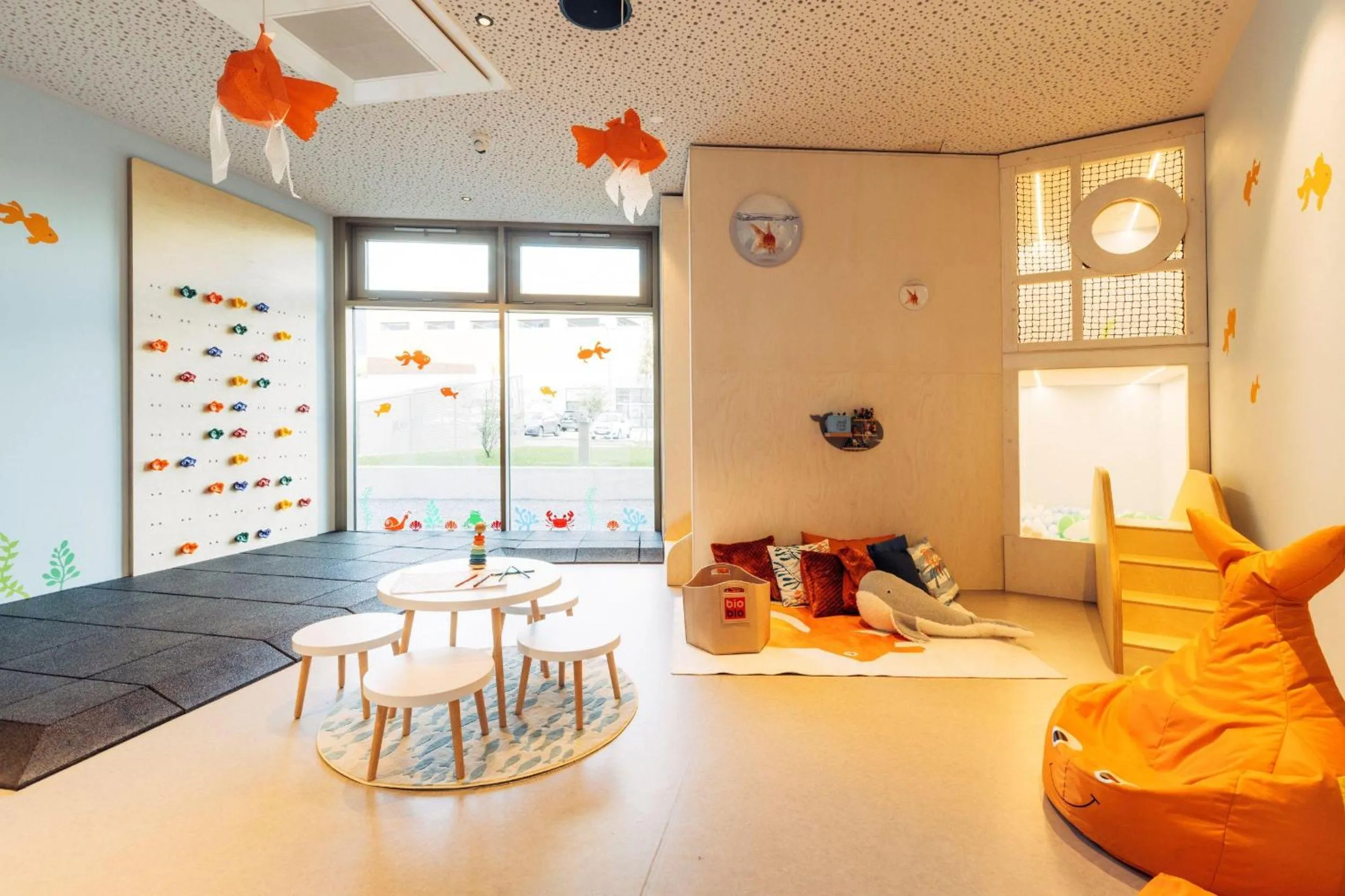 children in harry's home Telfs hotel & apartments