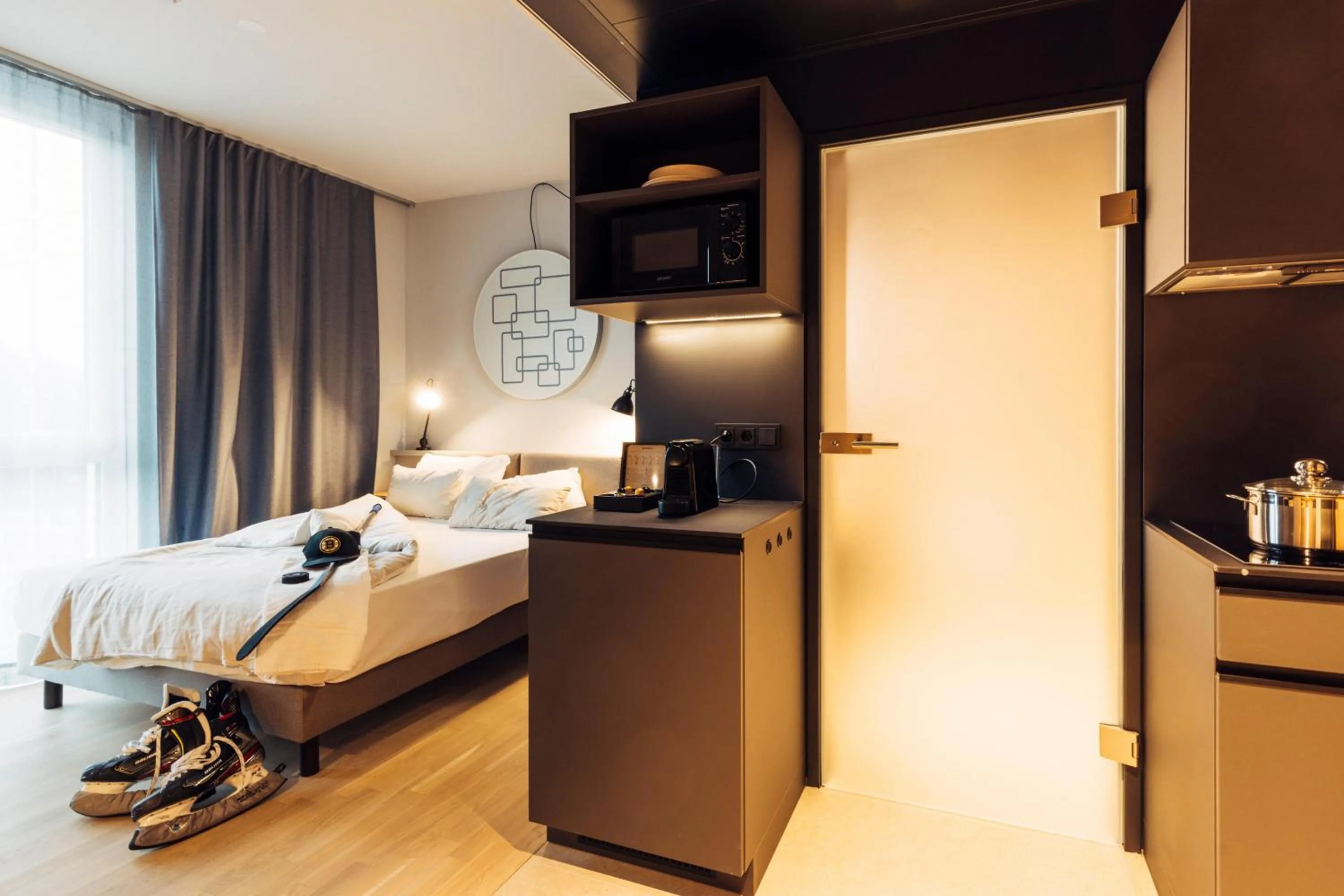 Photo of the whole room, Bed in harry's home Telfs hotel & apartments