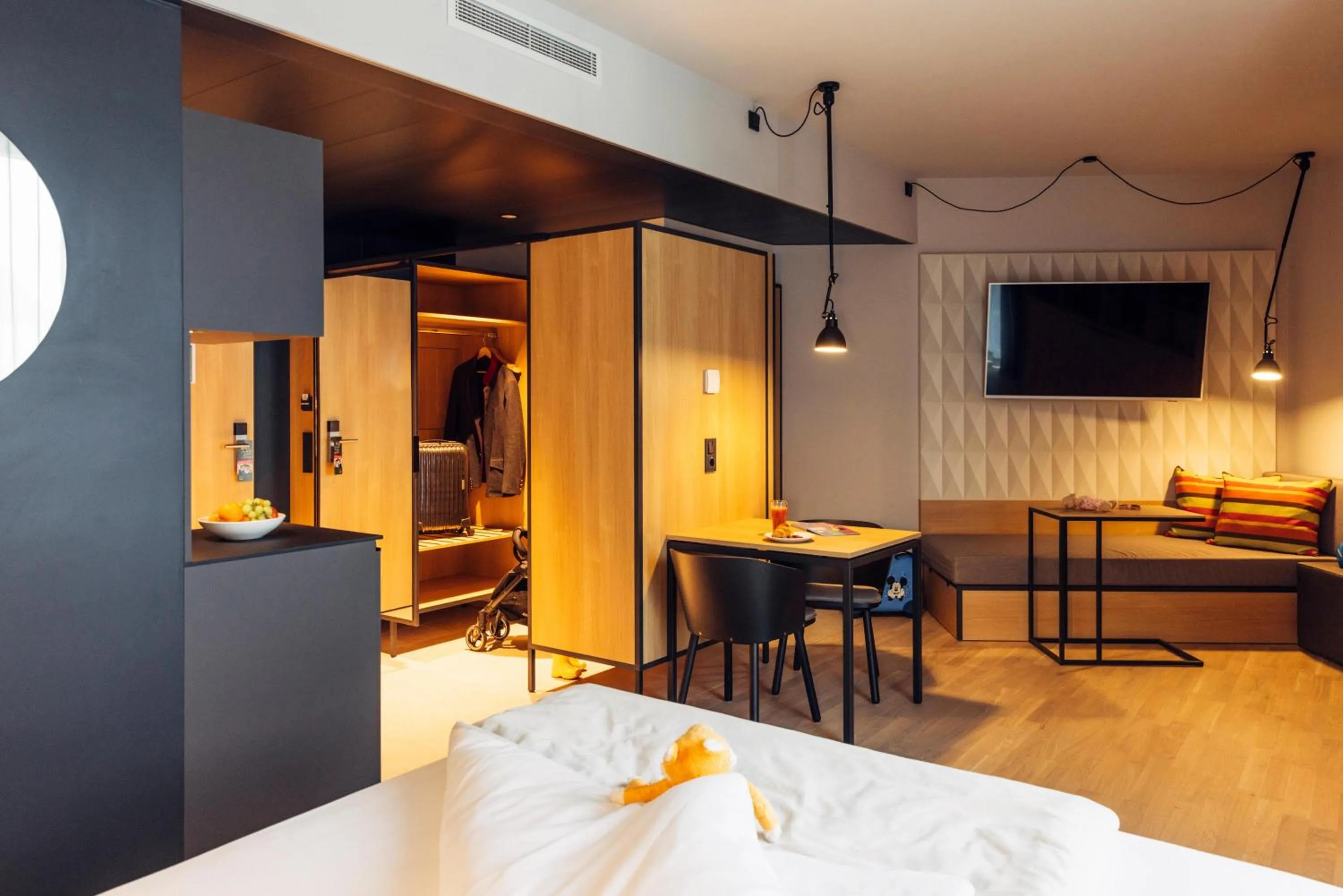 Photo of the whole room in harry's home Telfs hotel & apartments