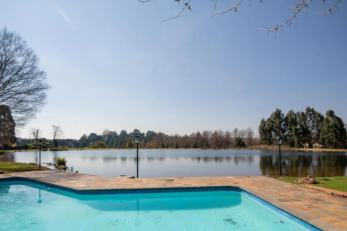 Swimming pool in Critchley Hackle