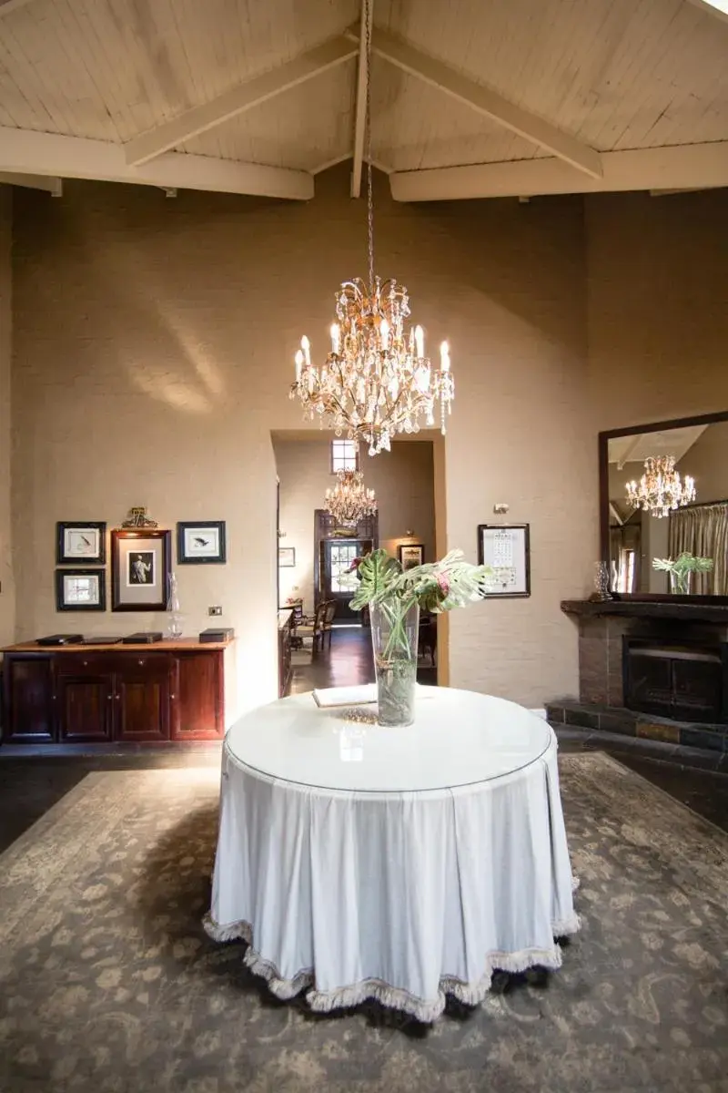 King Suite in Critchley Hackle King Suite in Critchley Hackle