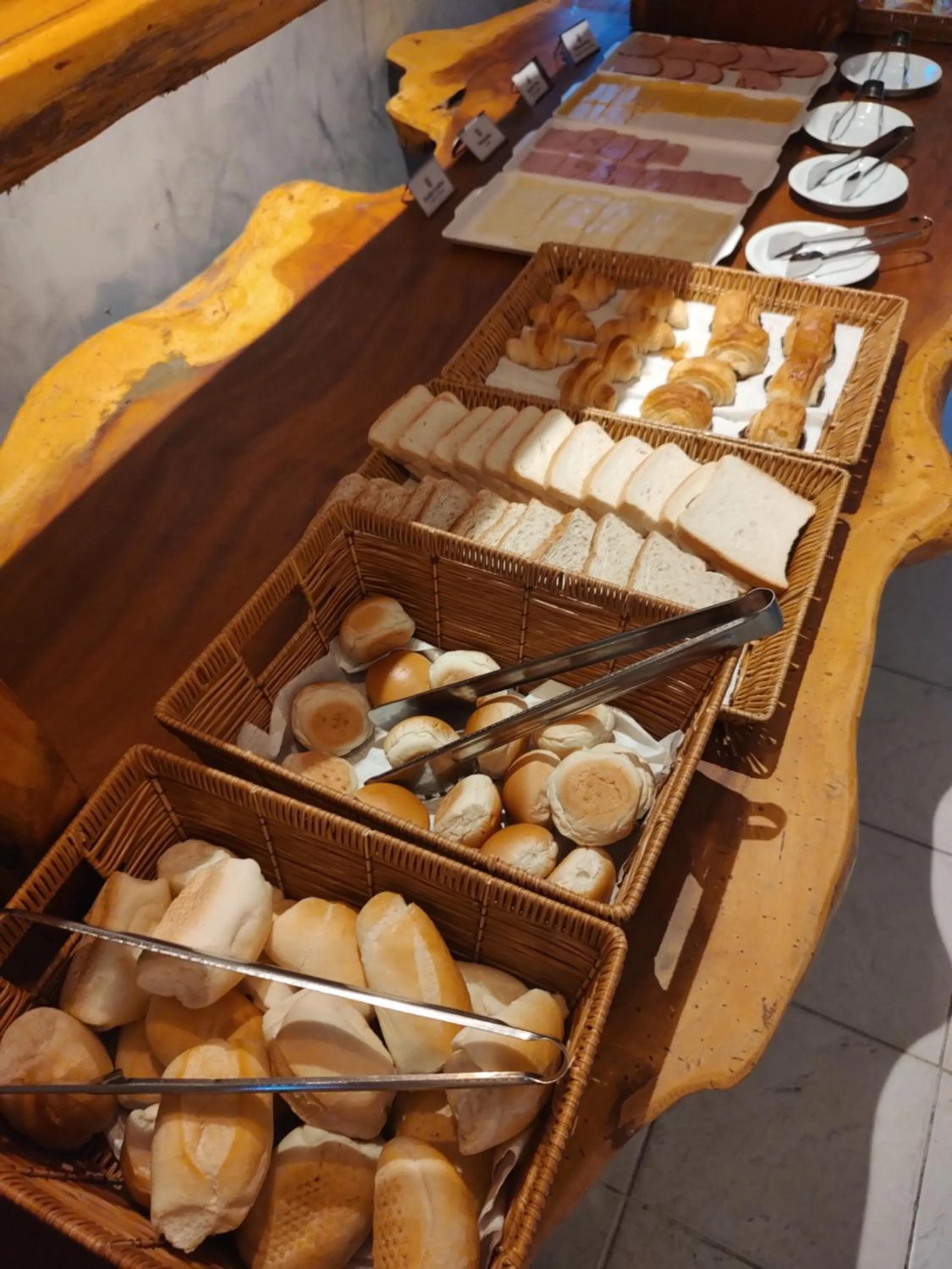 Food and drinks in Kastel Jampa Hotel