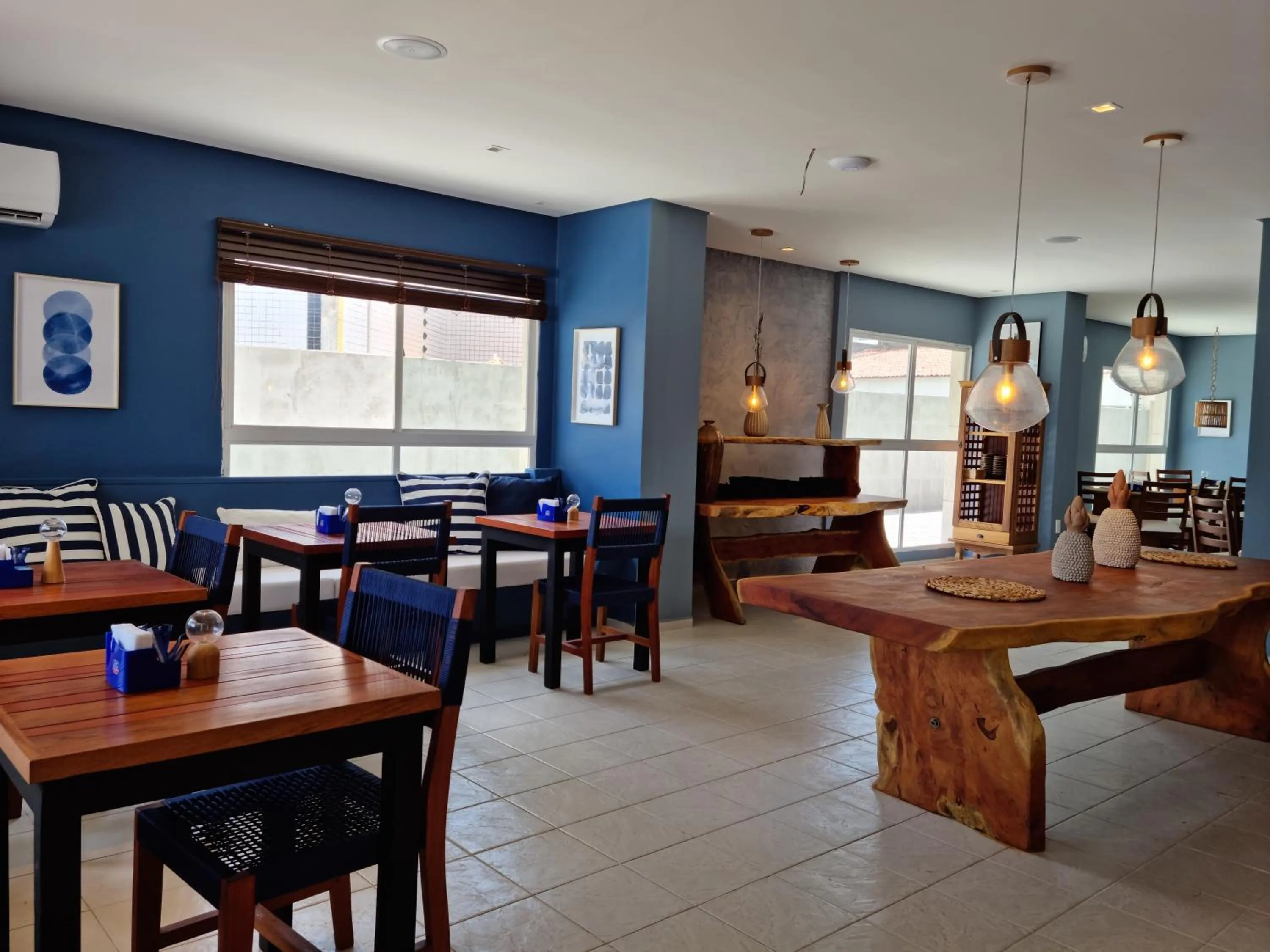 Restaurant/places to eat in Kastel Jampa Hotel