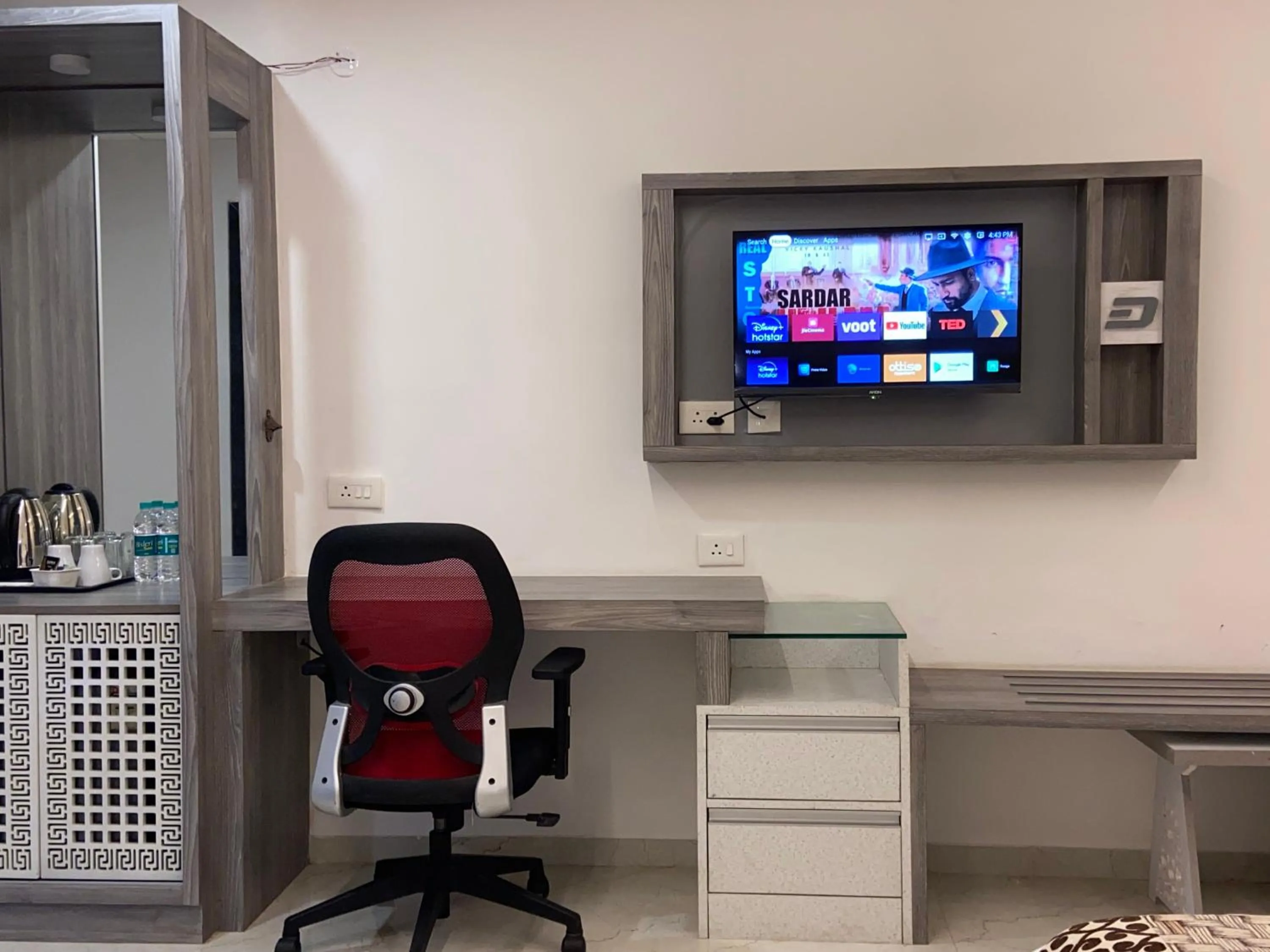 TV and multimedia in Dash Hotels - Affordable Luxury