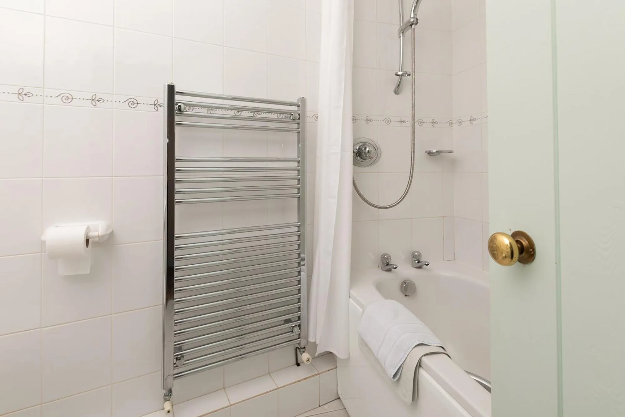 Bathroom in Galwad y Mor