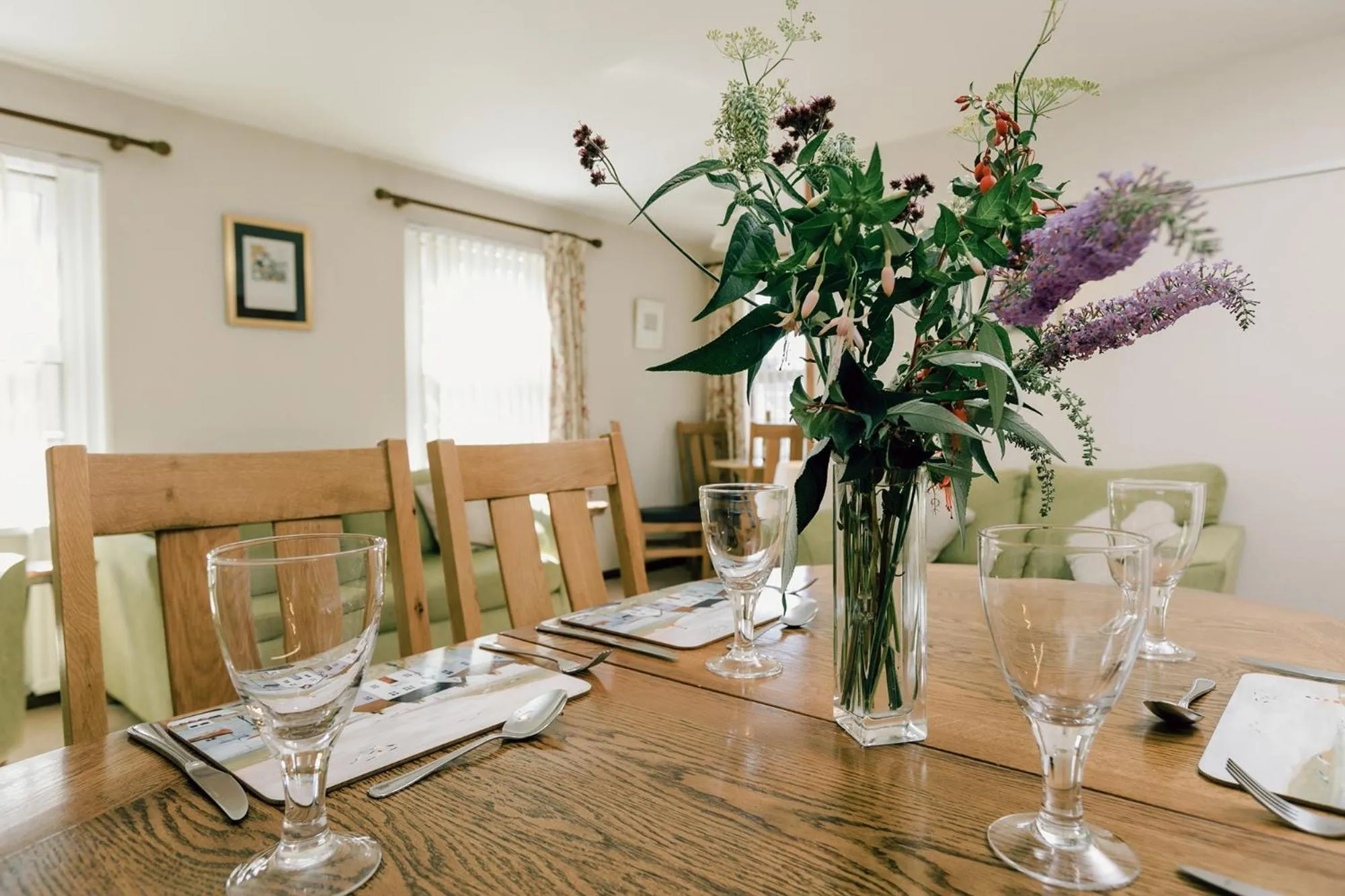 Dining area in Galwad y Mor