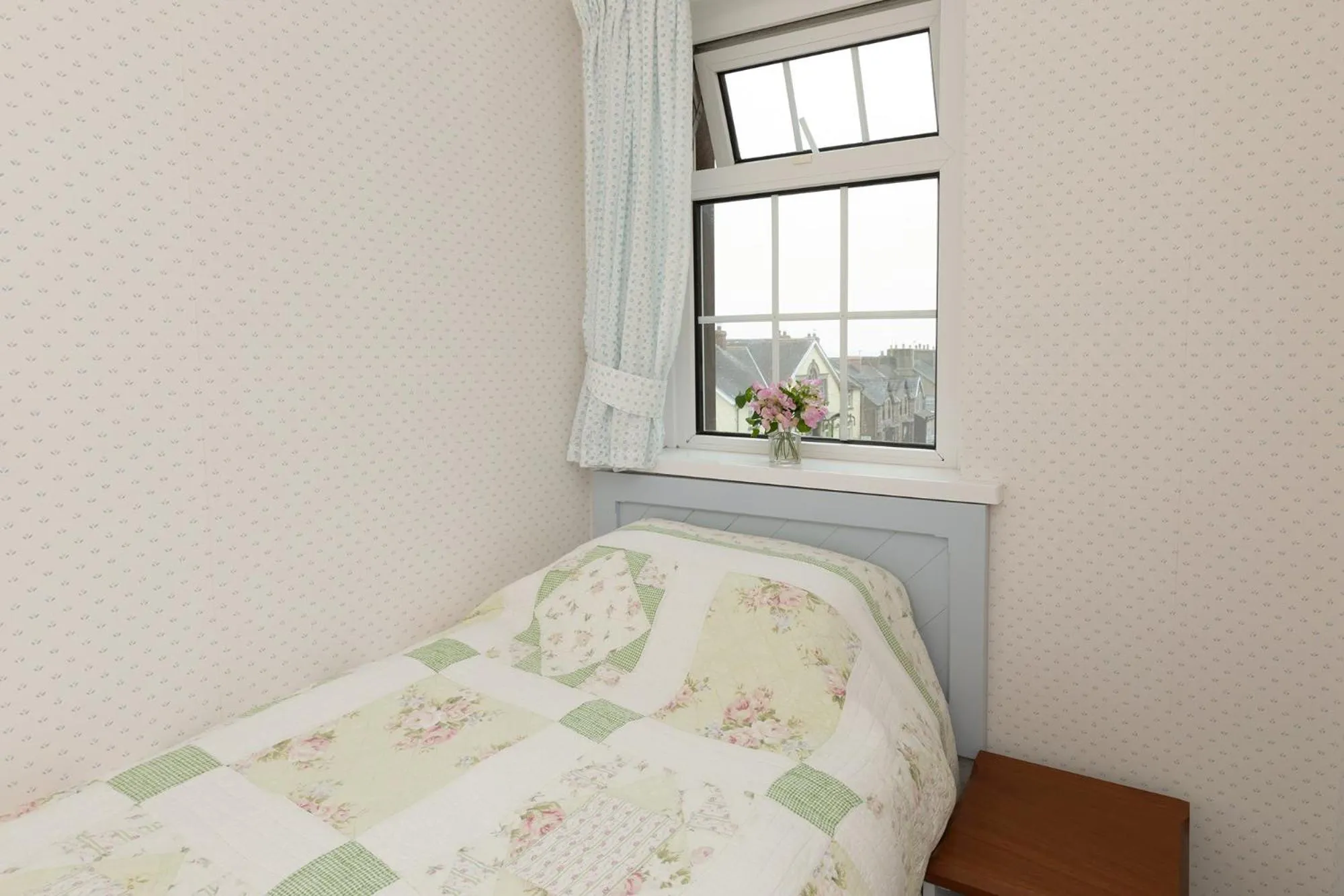 Bedroom, Bed in Galwad y Mor