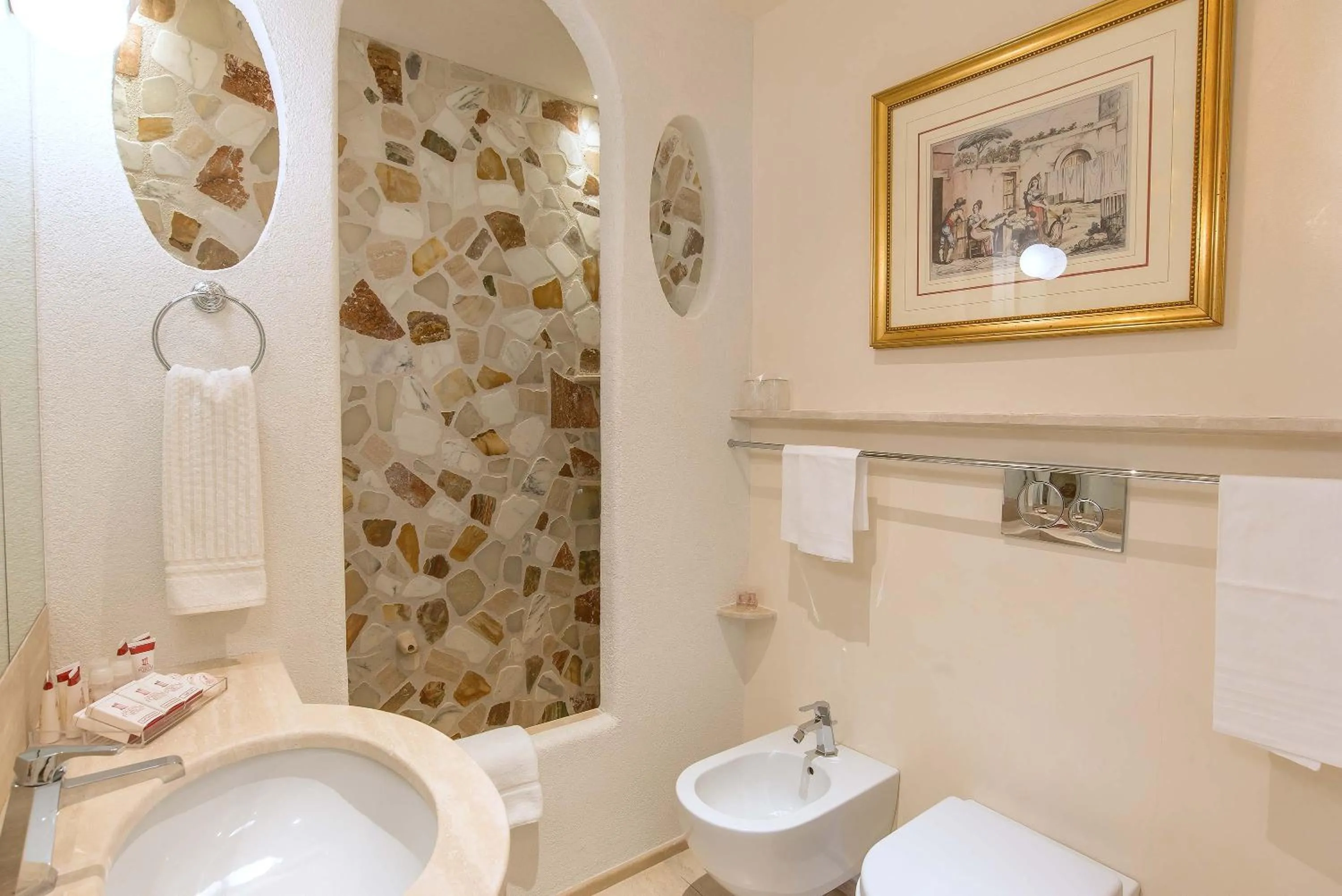 Toilet in Hotel Forum