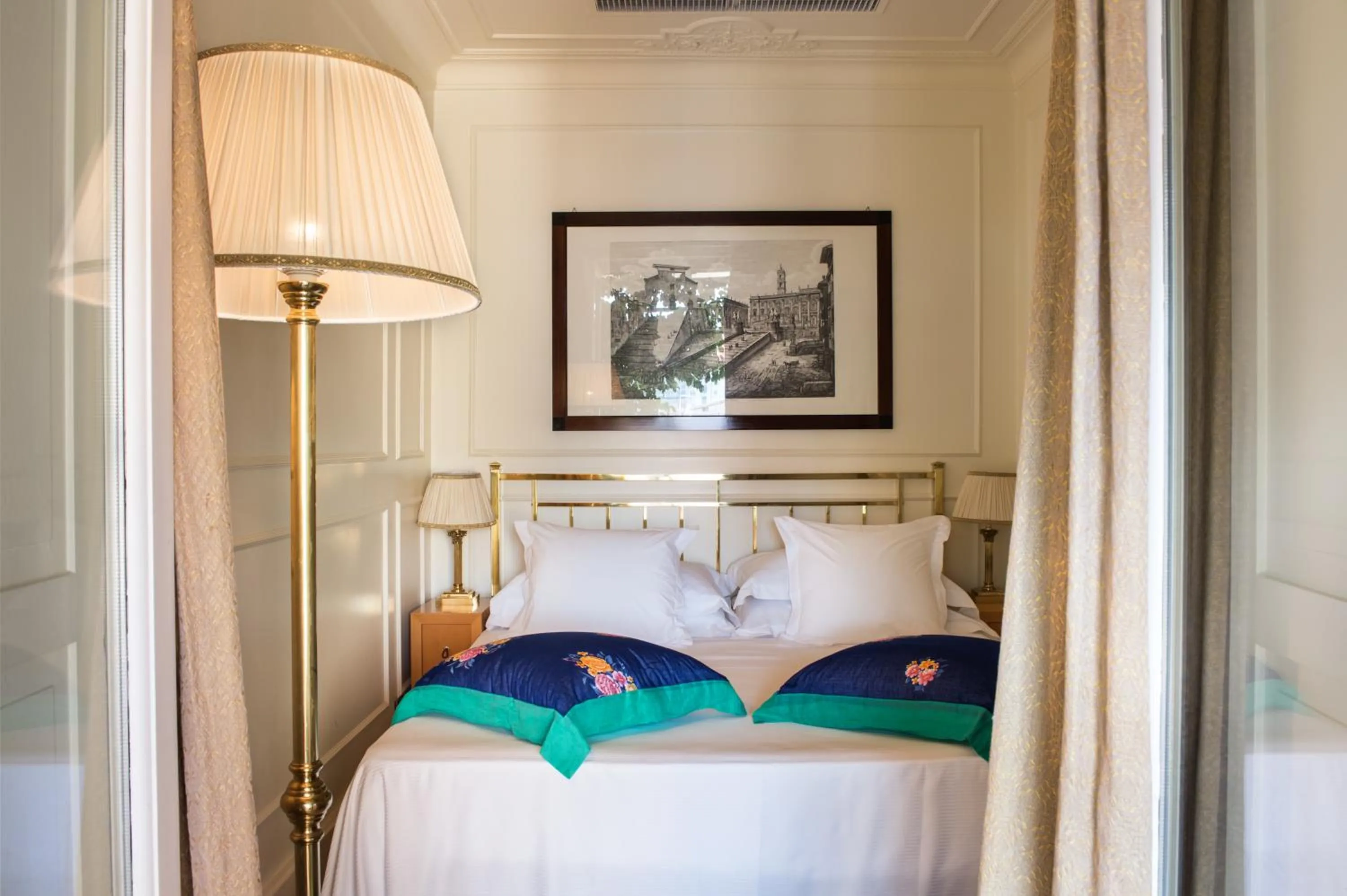 Bedroom, Bed in Grand Hotel Plaza