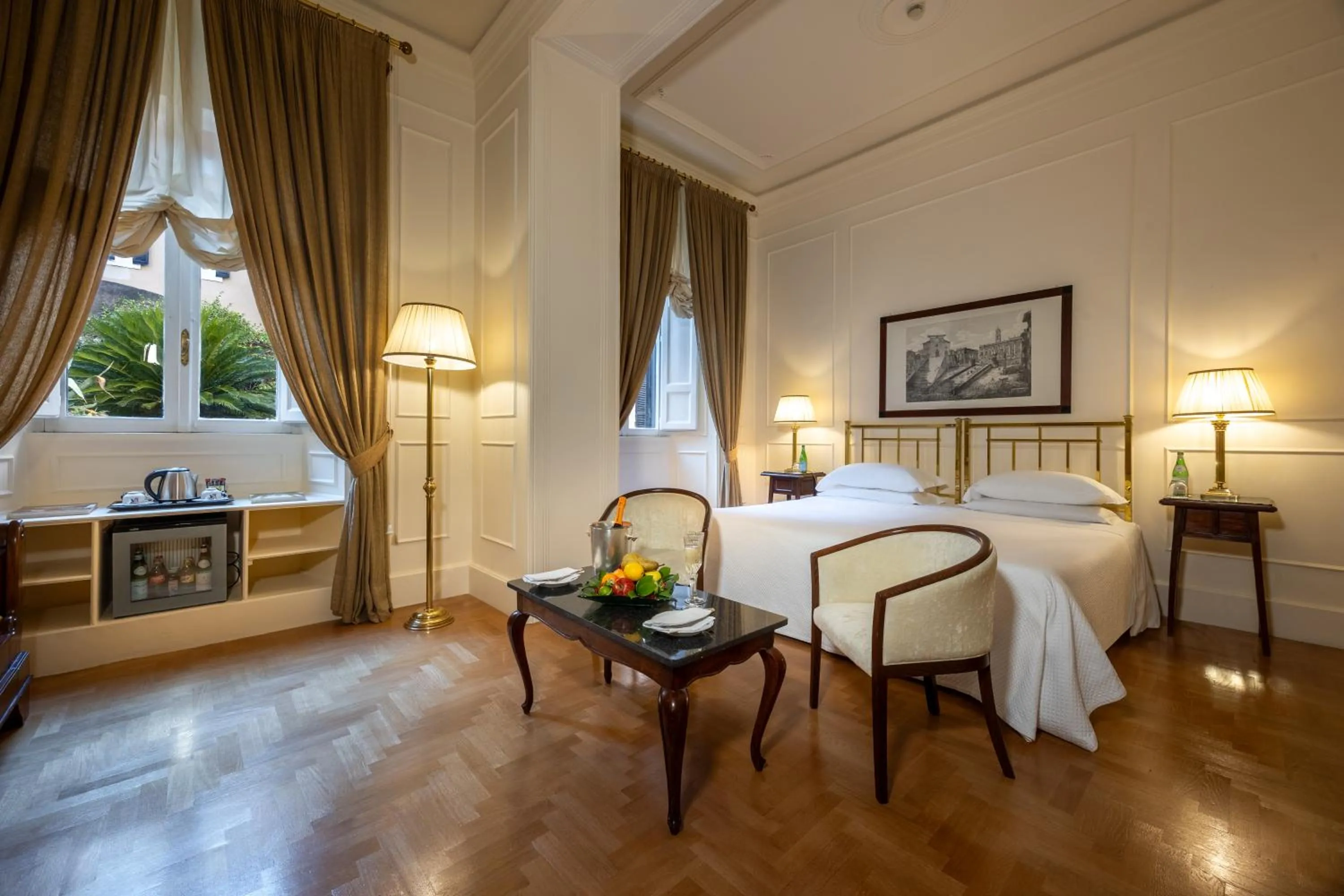 Bedroom, Bed in Grand Hotel Plaza