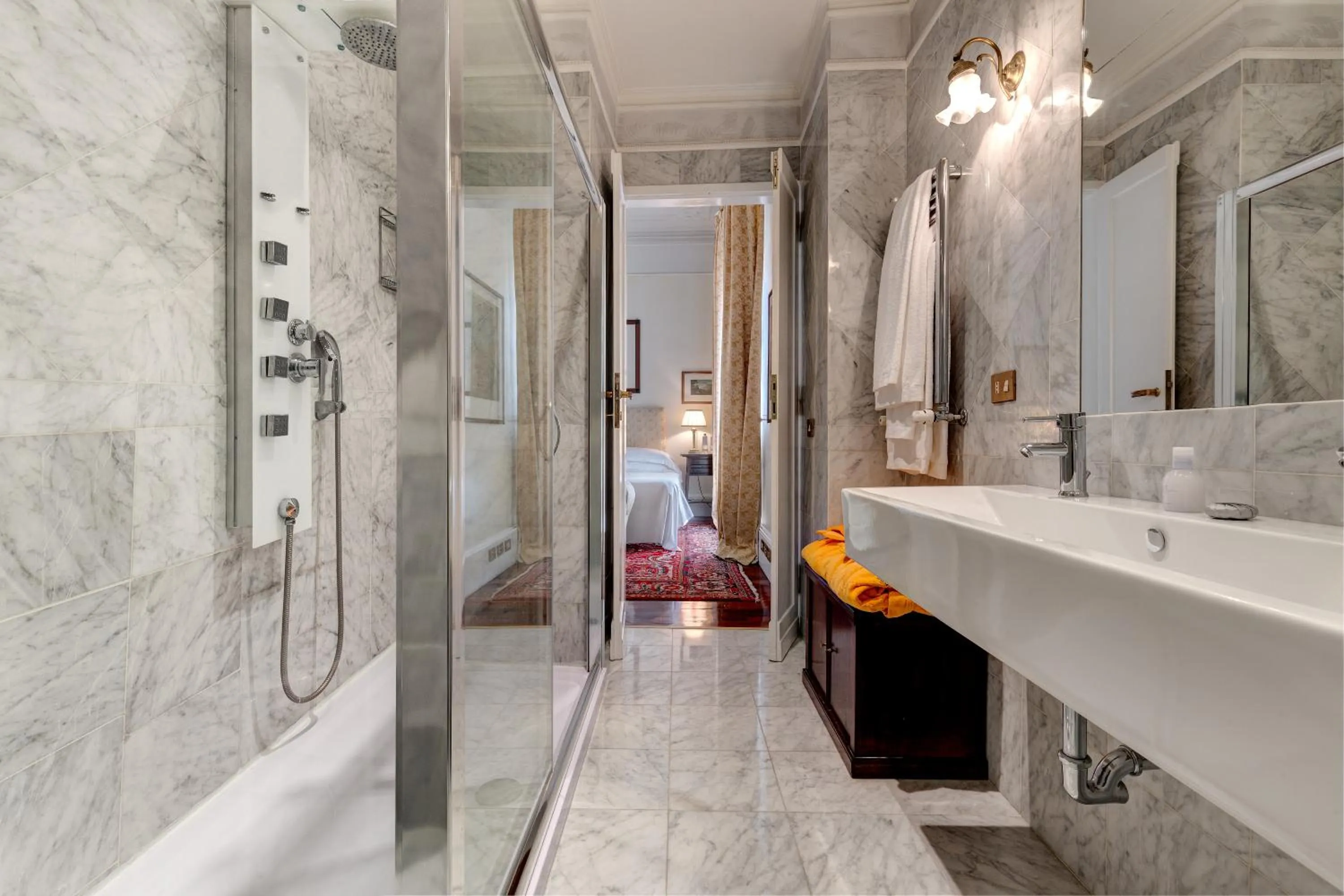 Bathroom in Grand Hotel Plaza