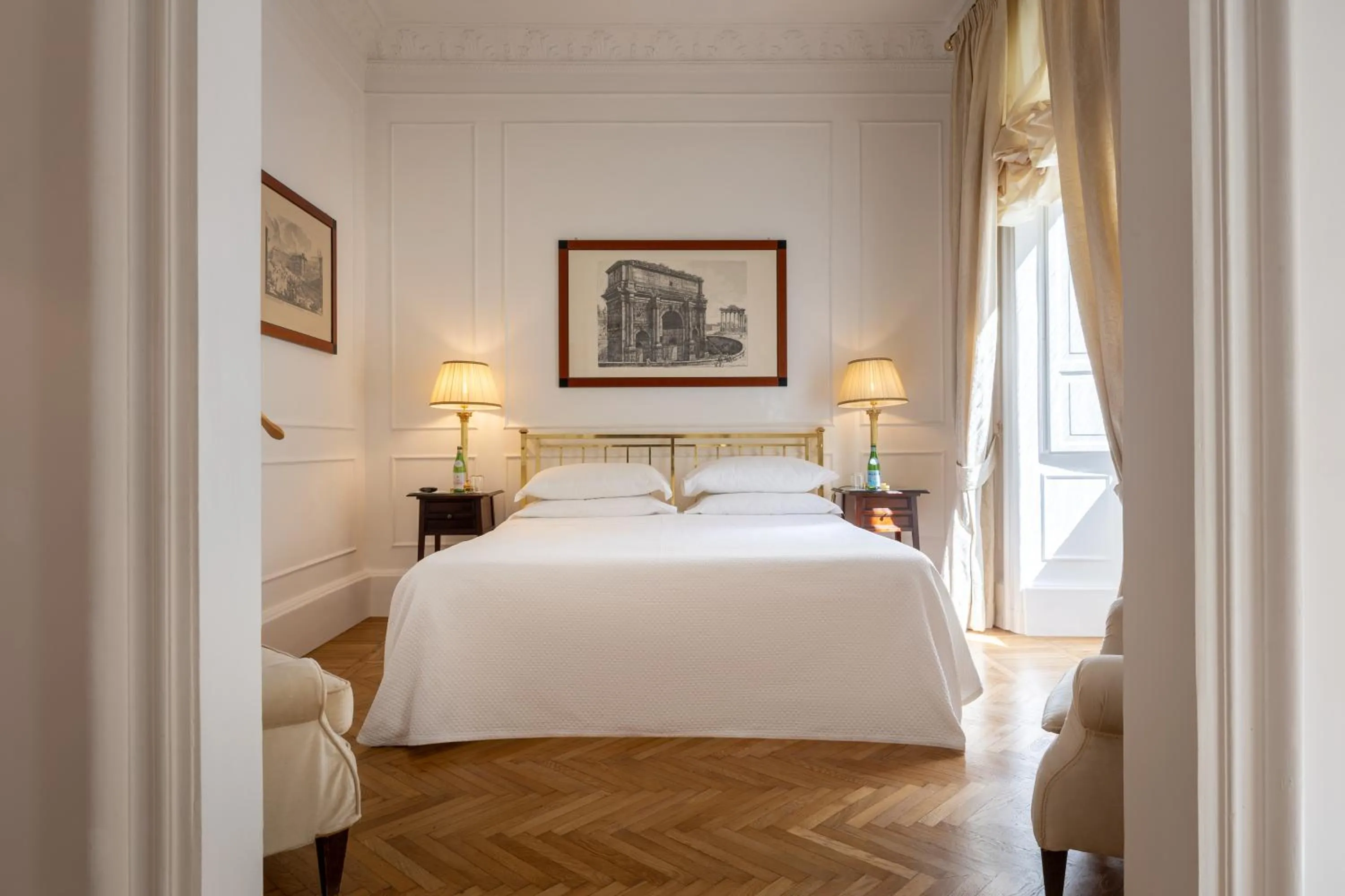 Bedroom, Bed in Grand Hotel Plaza