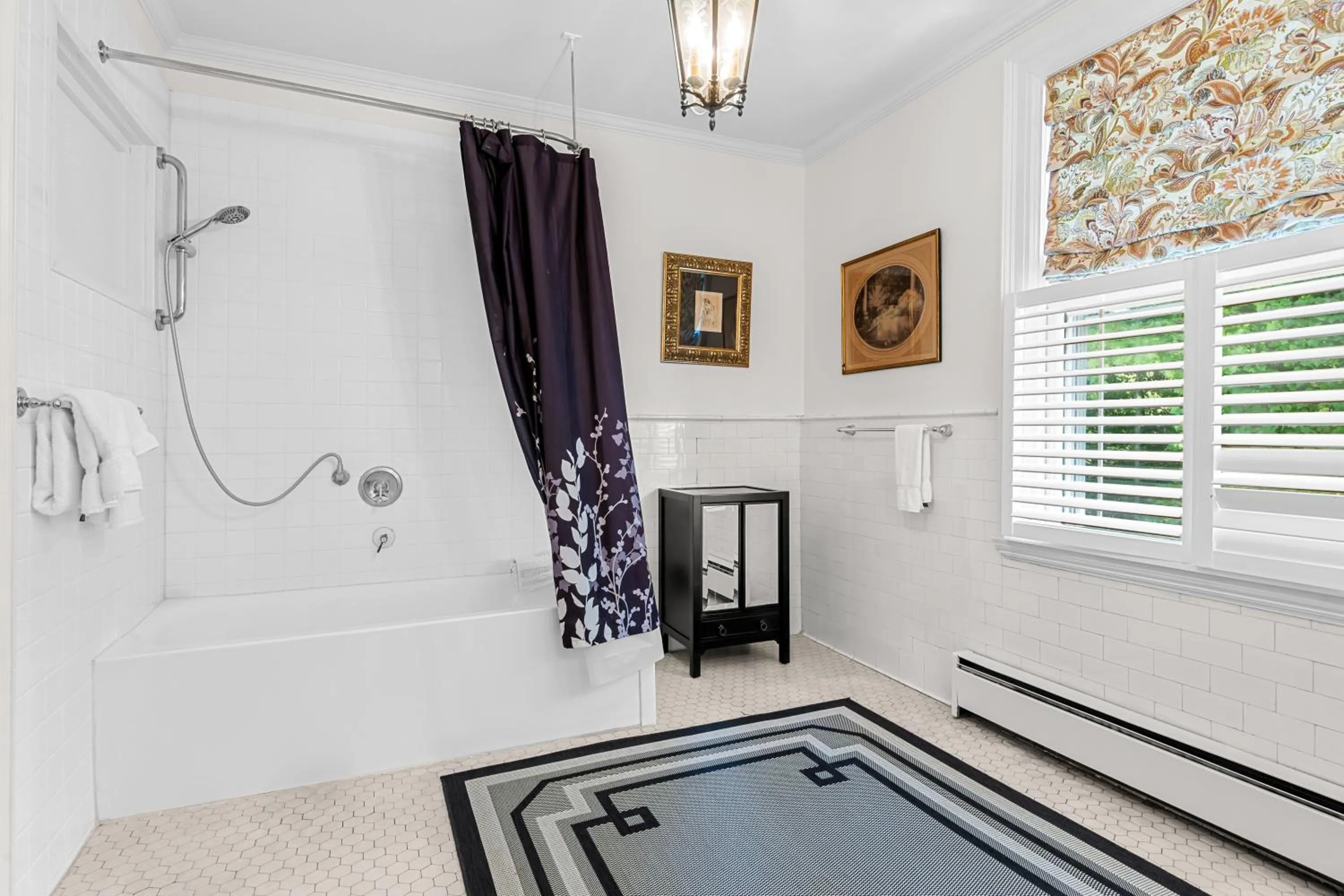 Bathroom in Benn Conger Inn