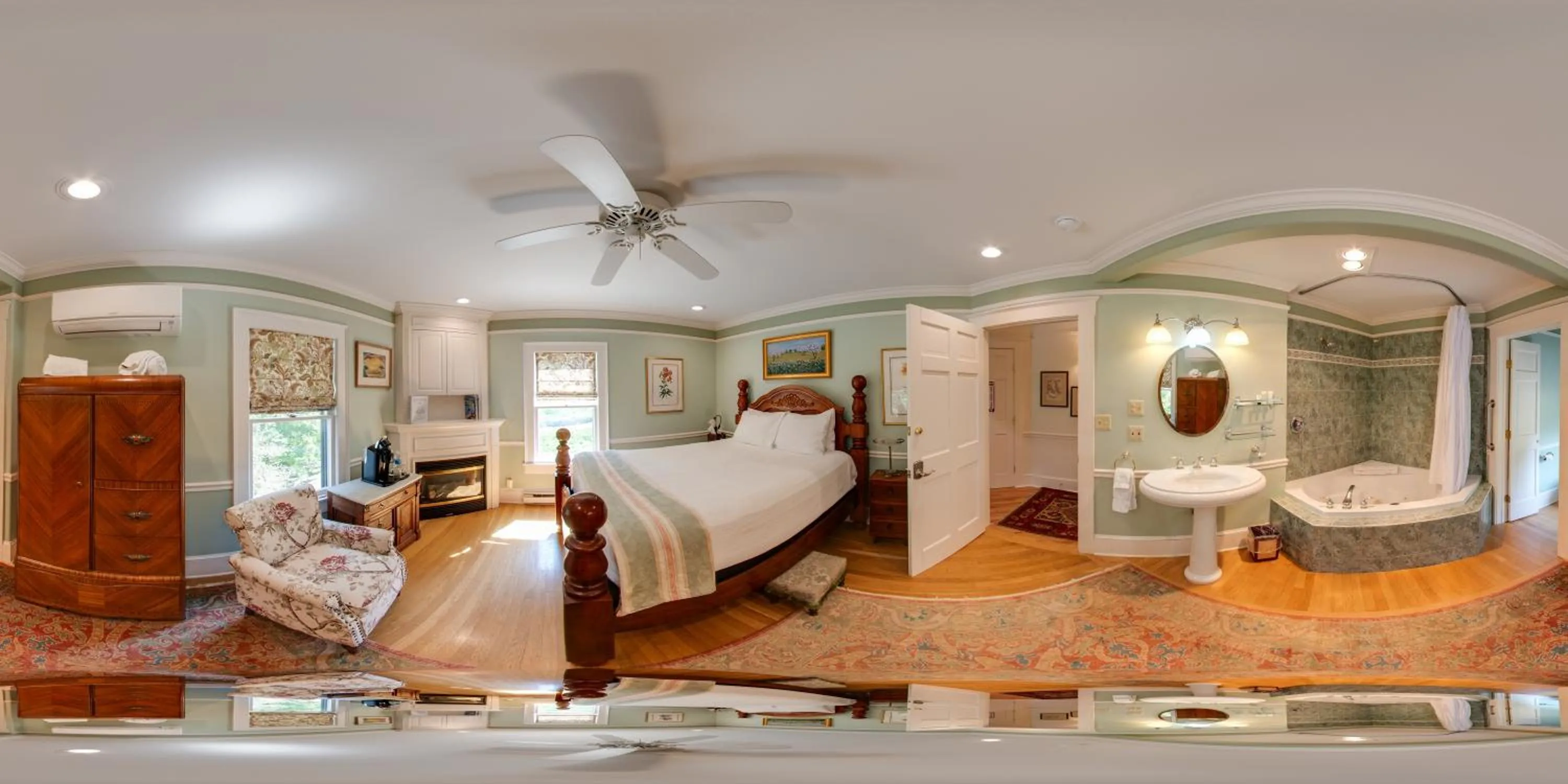 Bed in Benn Conger Inn