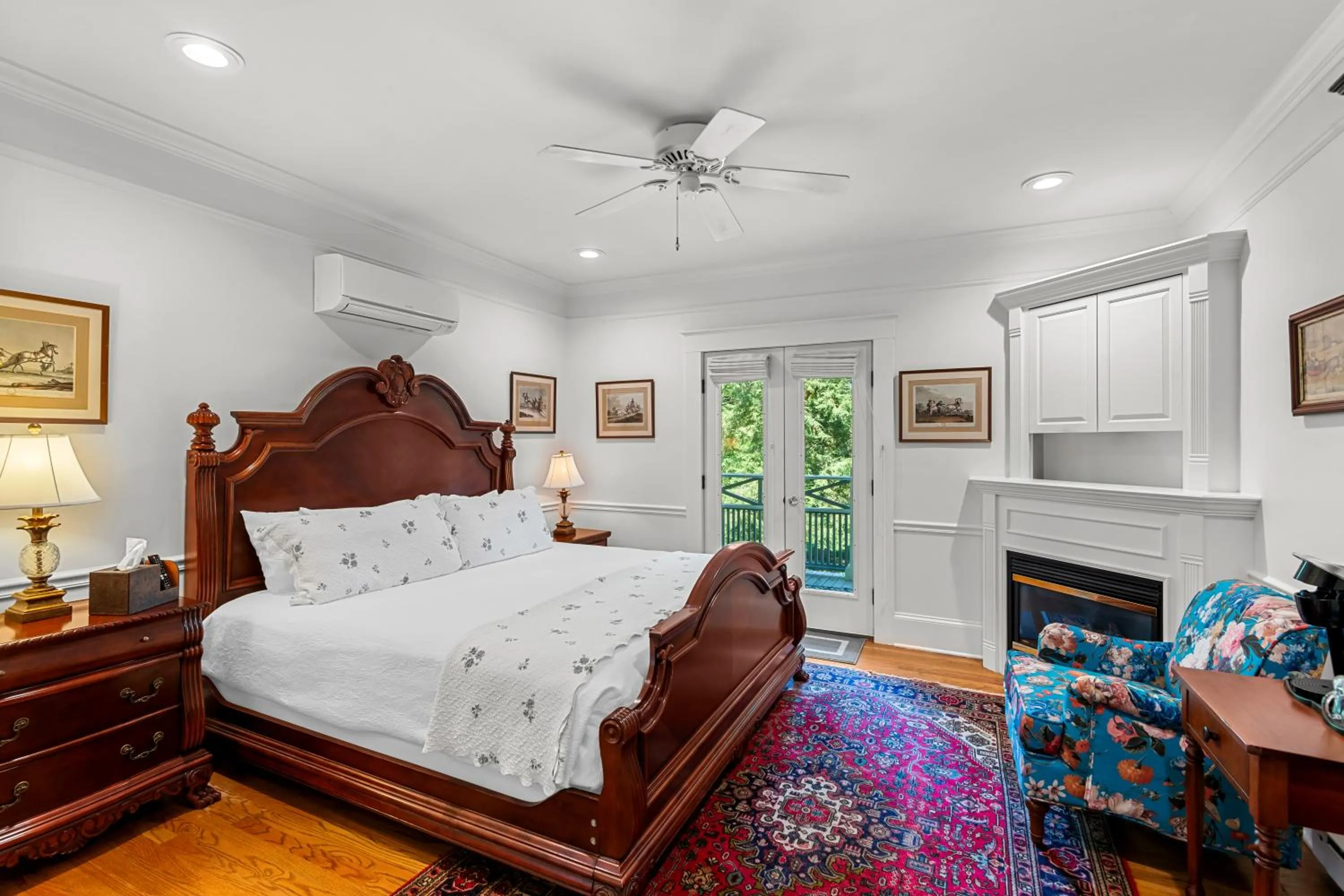 Bed in Benn Conger Inn