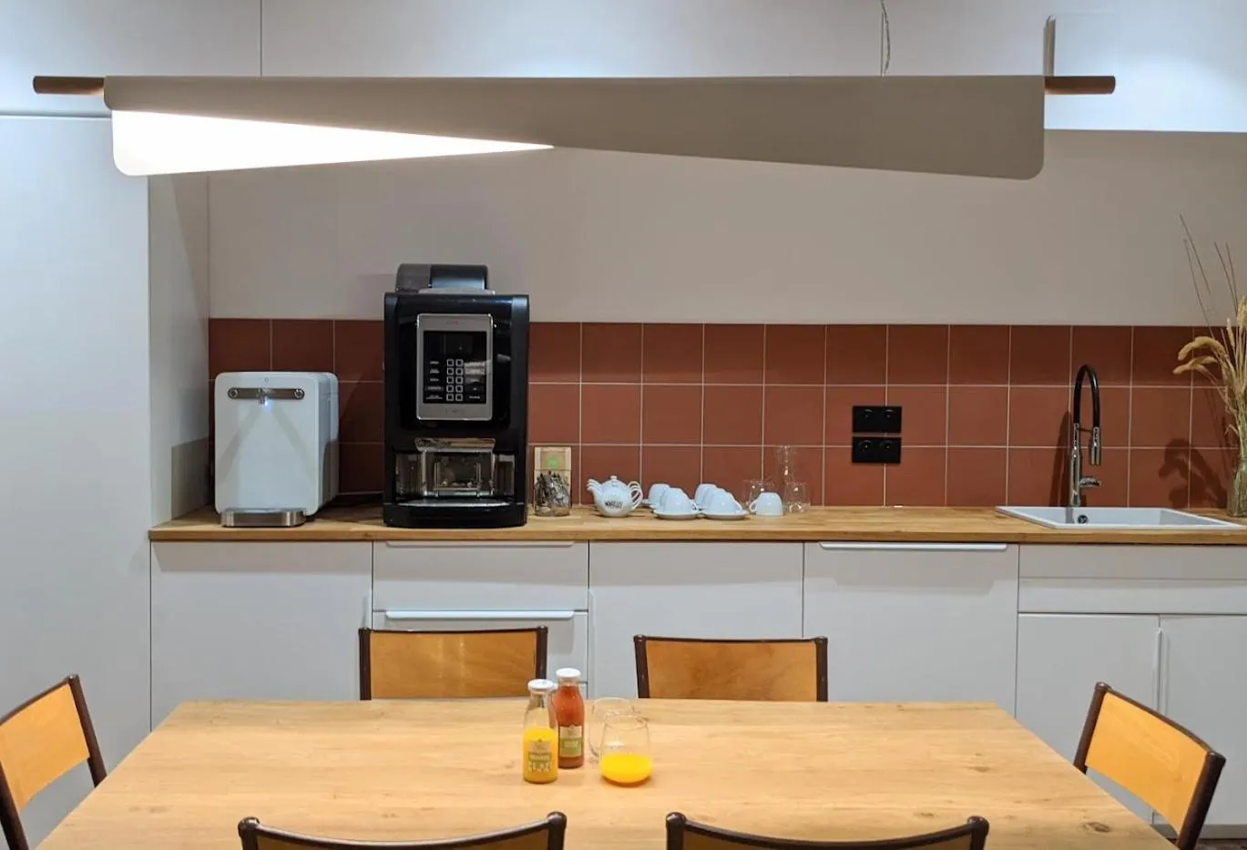 Coffee/tea facilities in Maison Juste