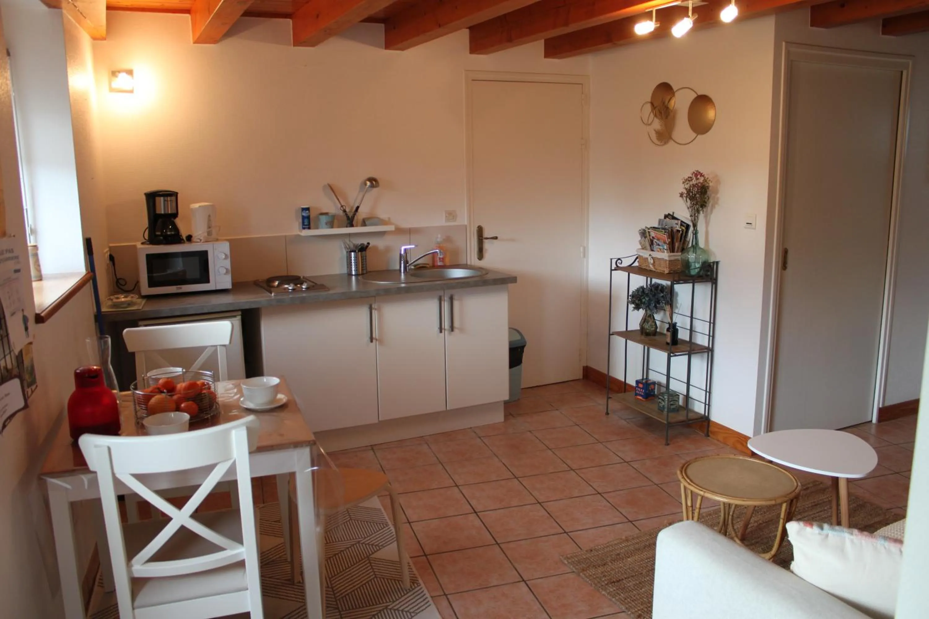 Kitchen or kitchenette in Gîtes chez l'habitant La Touche d'en Bas