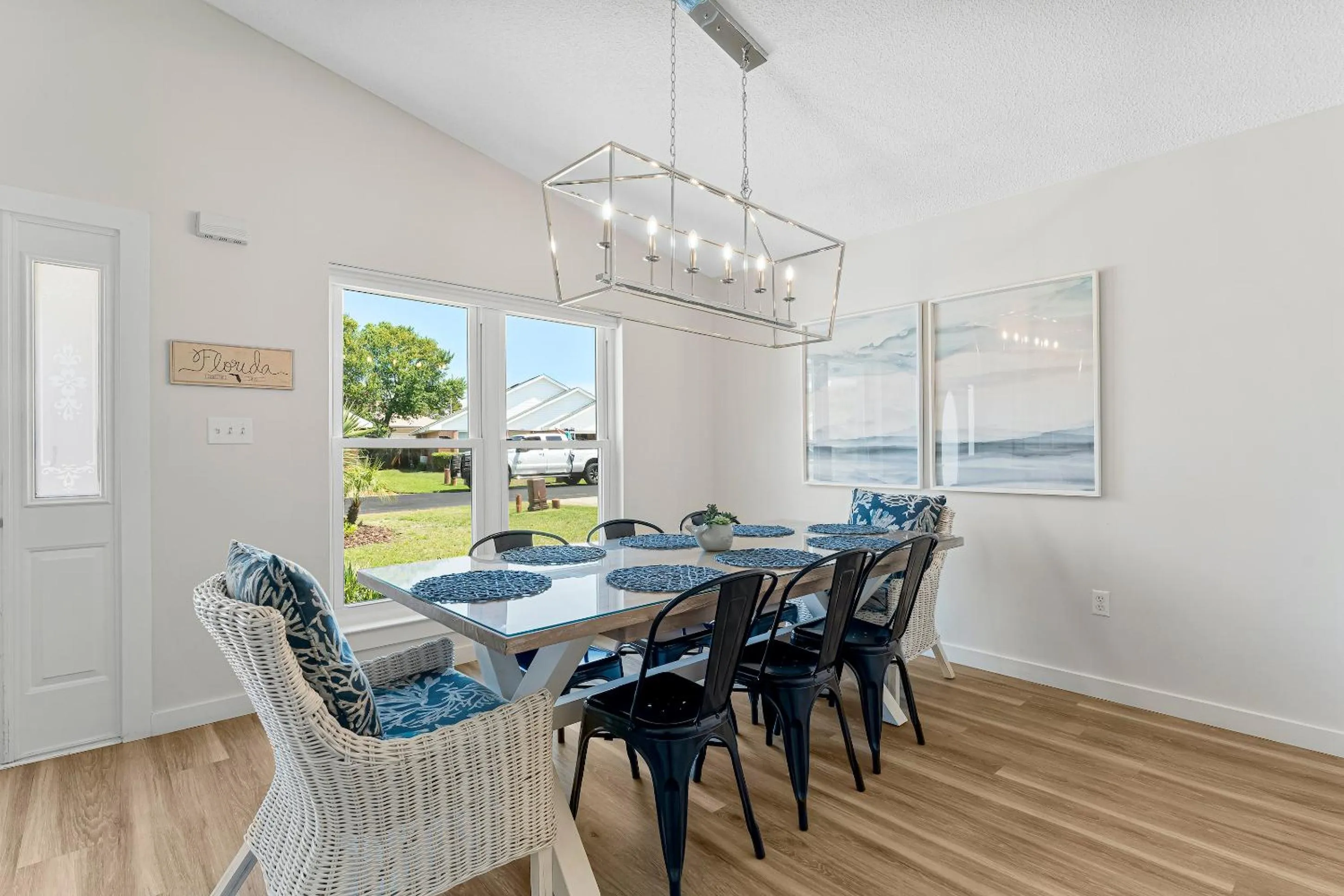 Seating area in Destin Beach House - Just A Splash by Panhandle Getaways