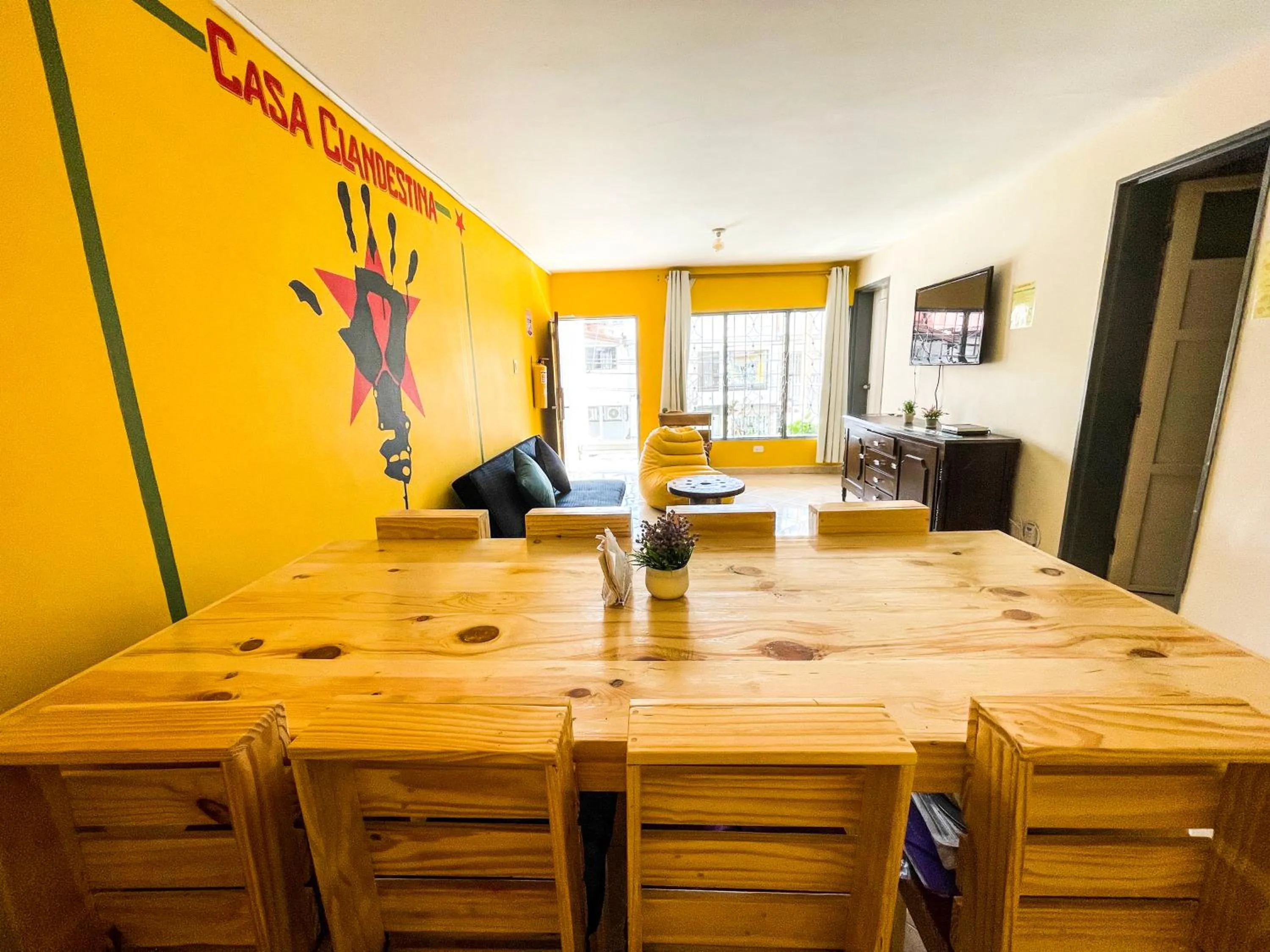 Dining area in Casa Clandestina Guest House