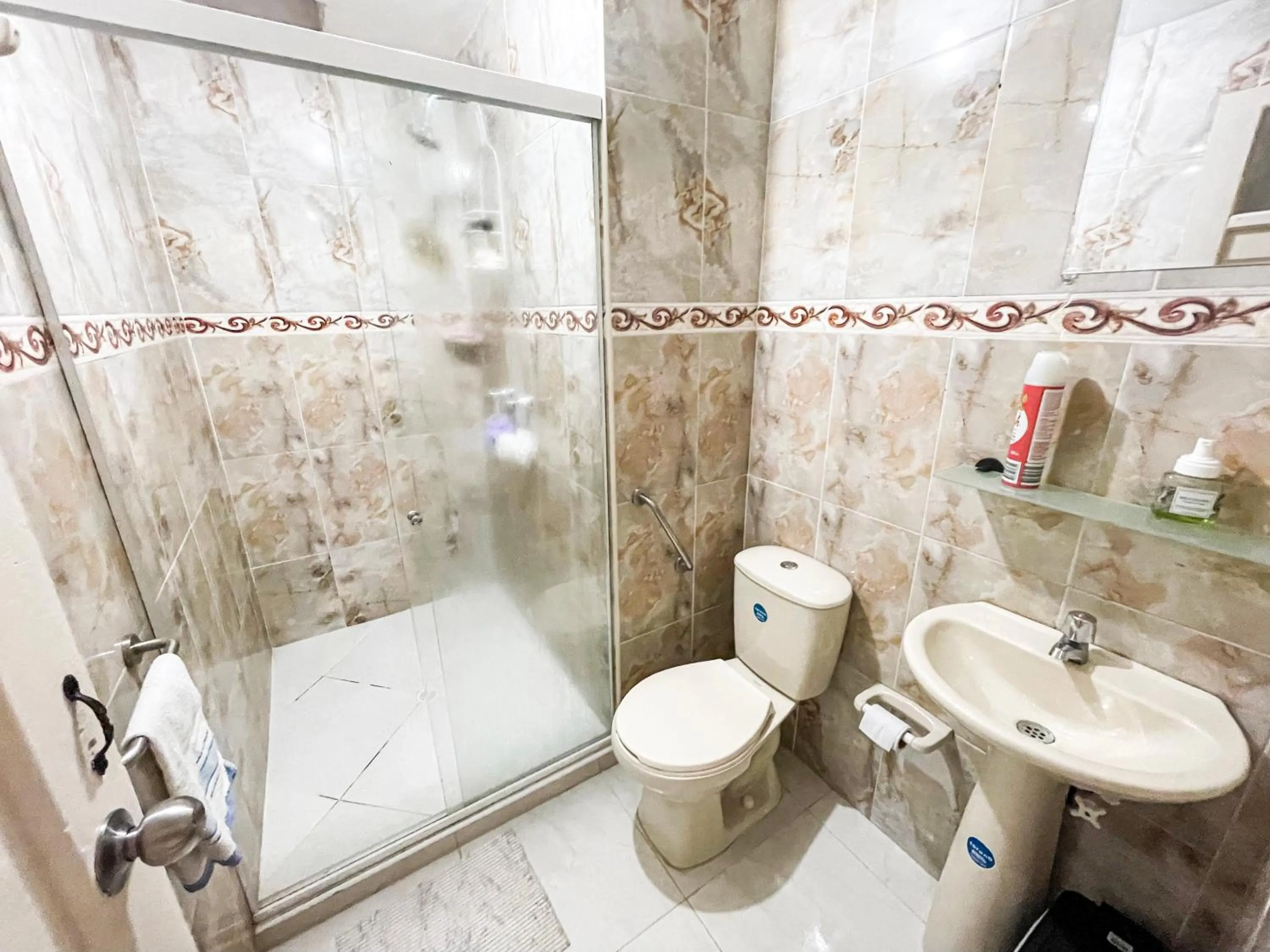 Shower in Casa Clandestina Guest House