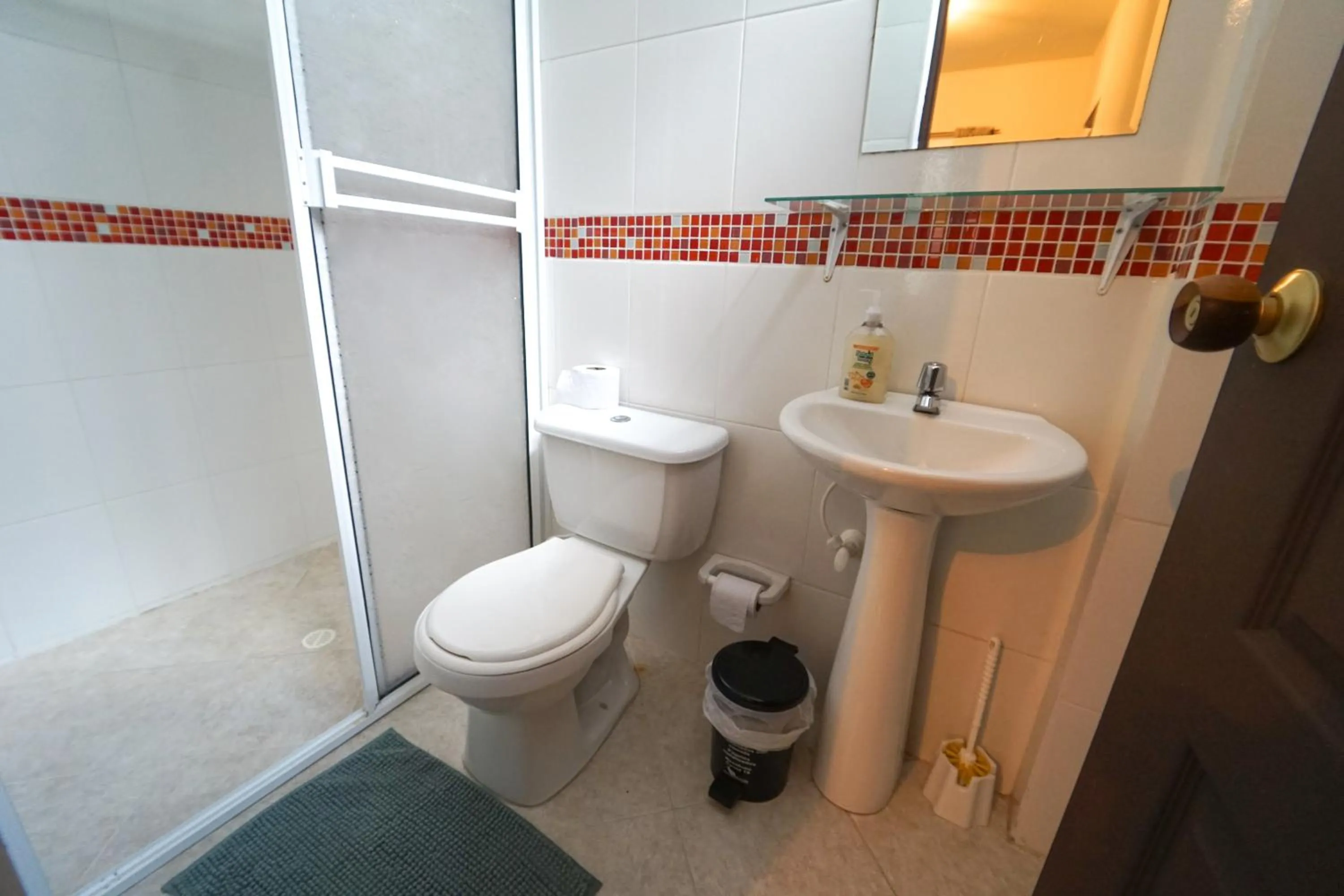 Shower in Casa Clandestina Guest House