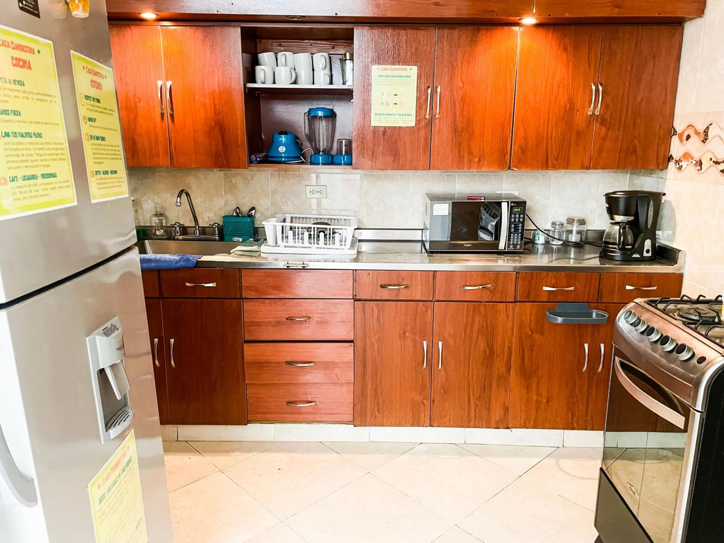 Kitchen or kitchenette in Casa Clandestina Guest House