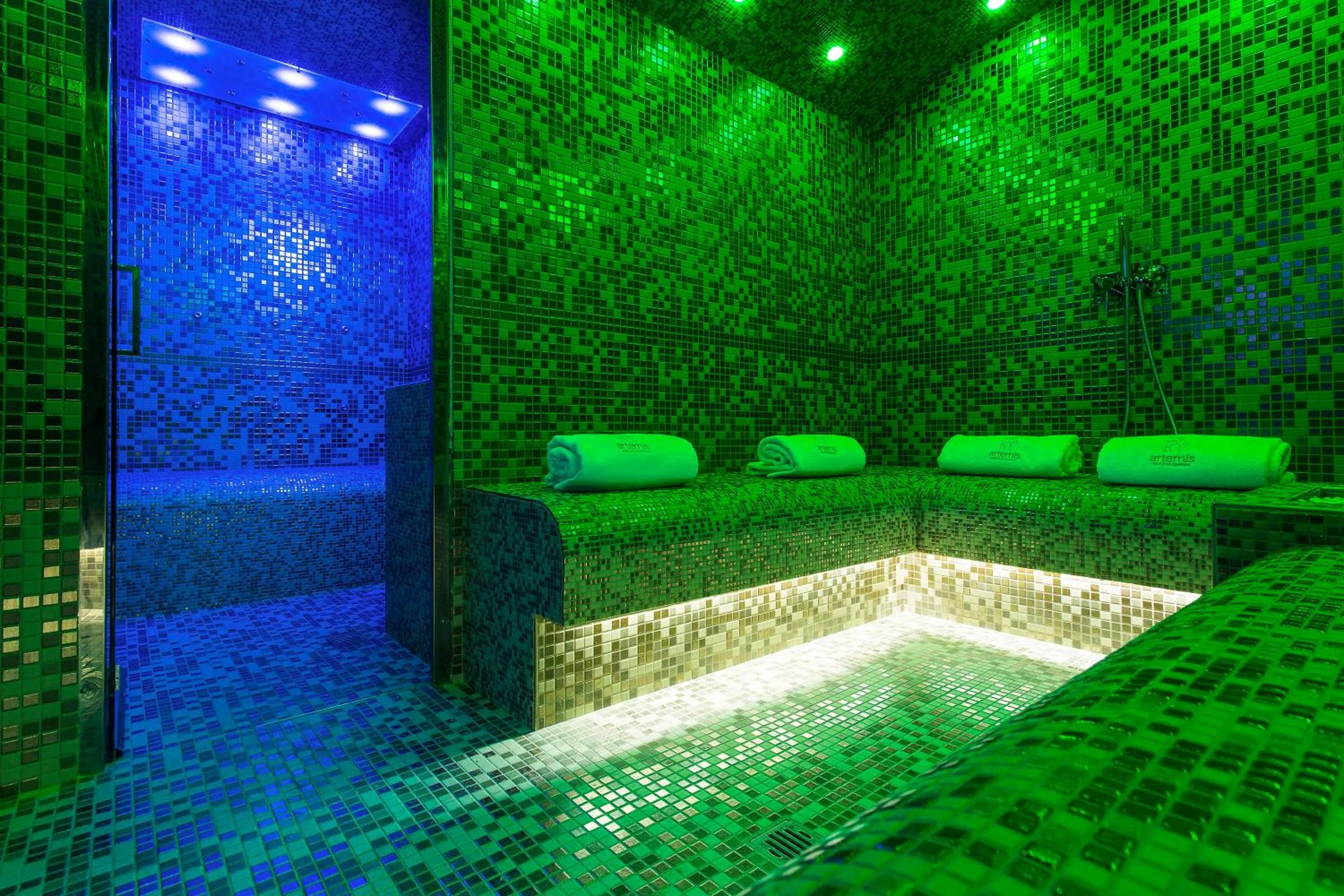 Steam room in Hotel Artemide