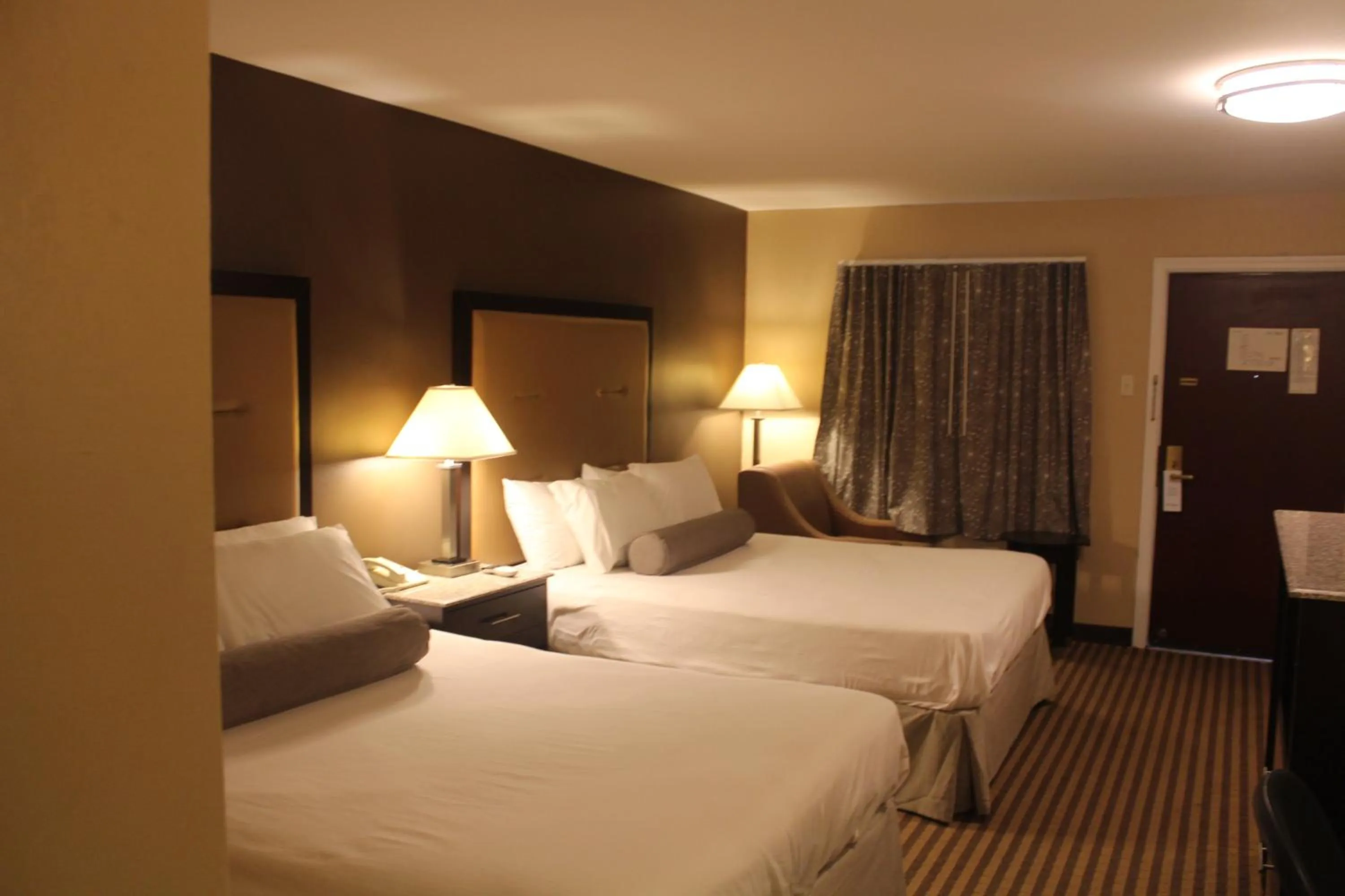 Photo of the whole room, Bed in Travelodge by Wyndham Bellmawr